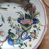 Earthenware plate with cornucopia decoration