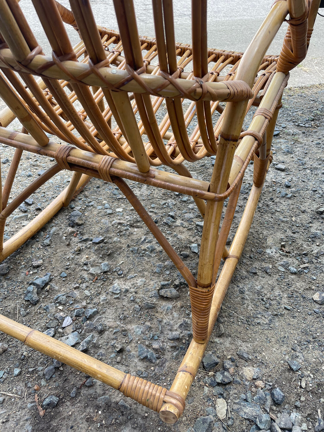 Rocking chair in adult rattan