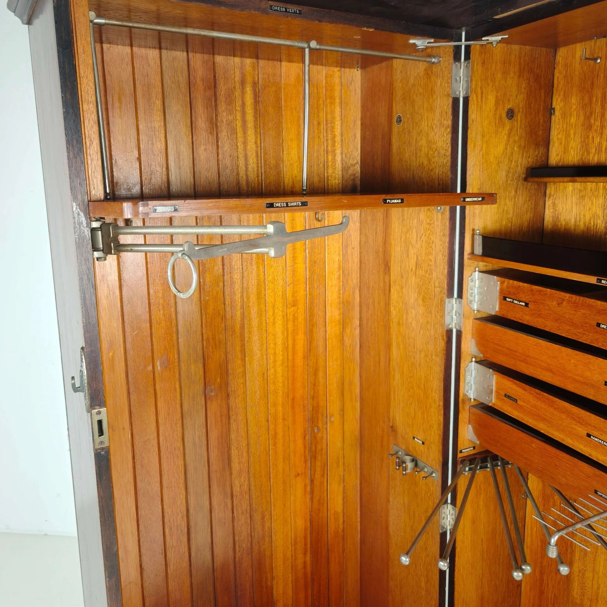 Compactom c.1920 ship gentleman’s wardrobe – model ZA G227
