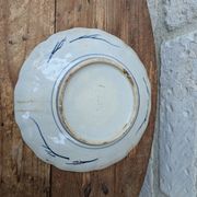 Ancienne assiette creuse Imari à décor de fleurs rouge et bleu 21.5cm