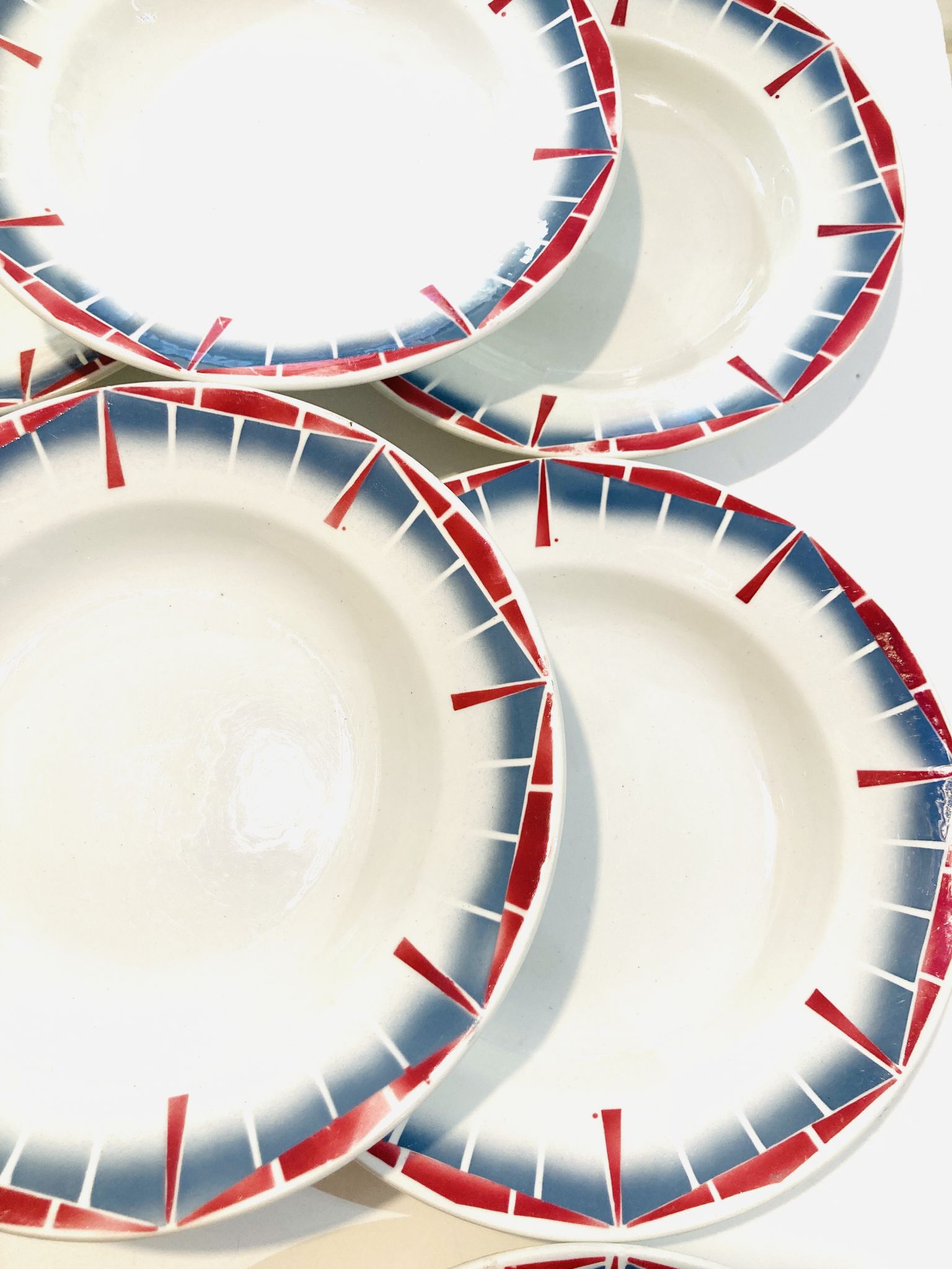 8 hollow plates ceranord st amand boulingrin pink and blue -vintage-kitchen-retro