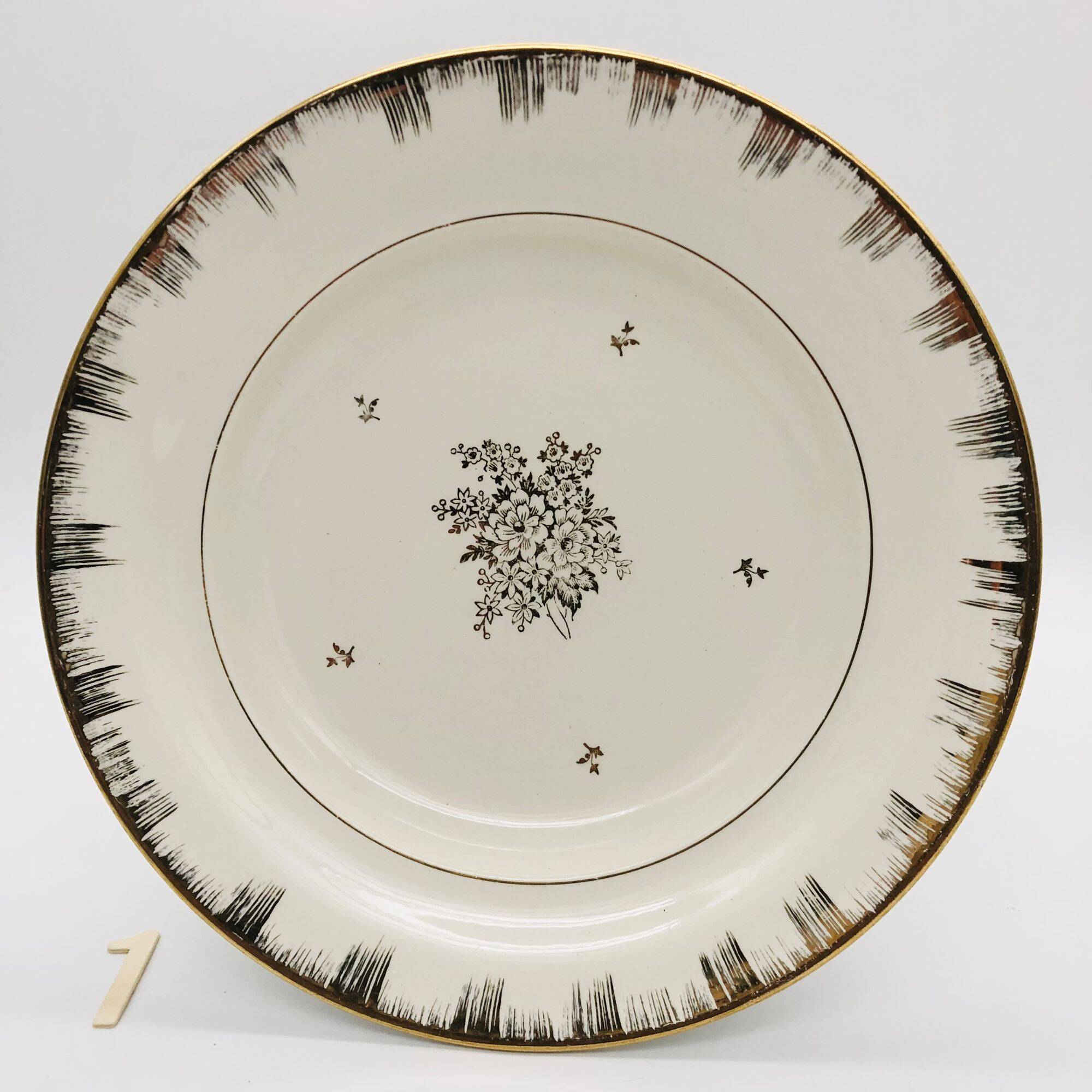 6 deep plates made of semi-porcelain Ardy, serial number 8043.