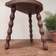 Tabouret ancien tripode en bois