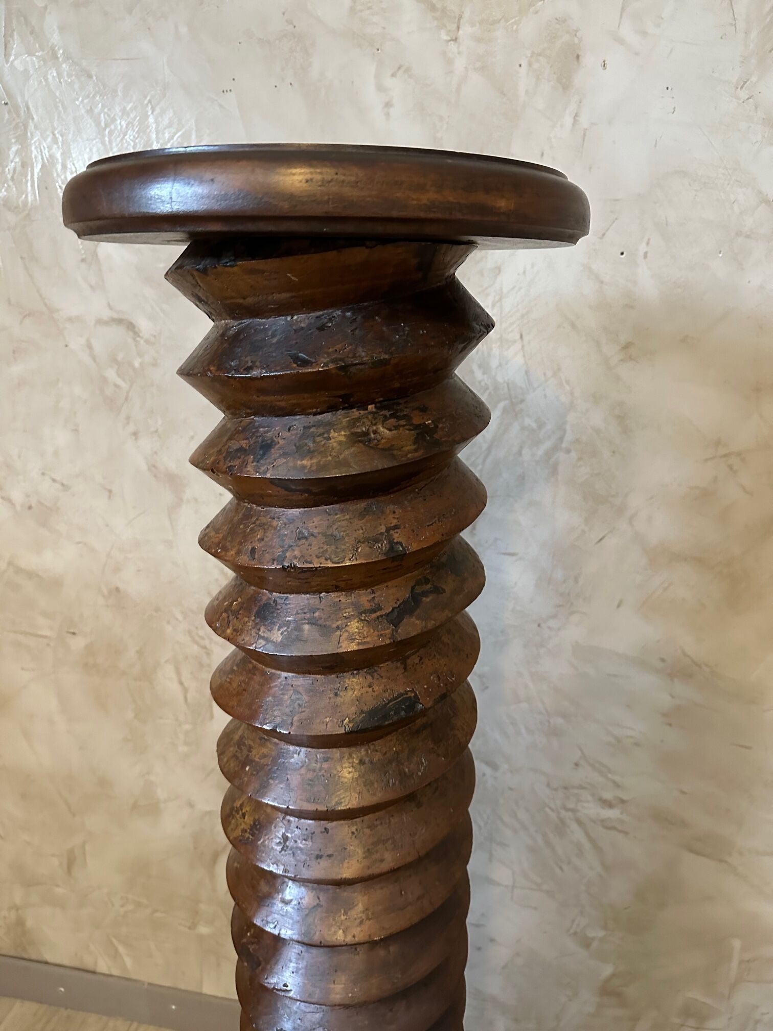 Press screw column