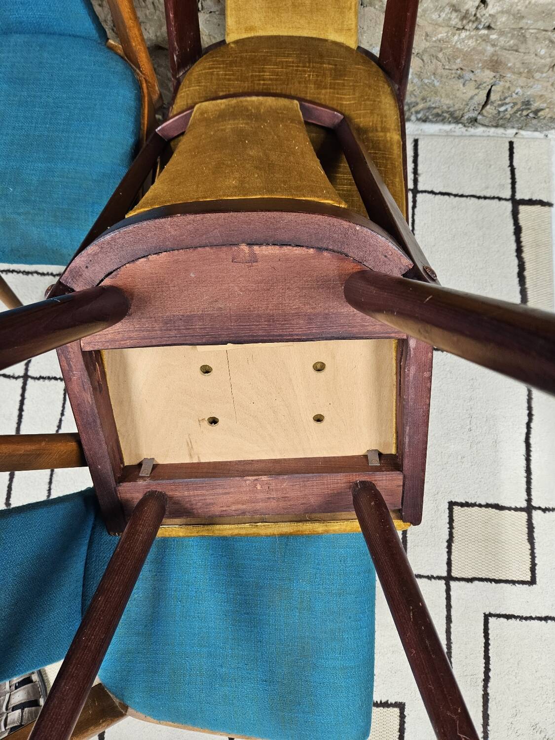 Set of 5 vintage spindle foot bistro chairs 1960"