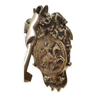 French masonic door knocker/knocker of the templars, in cast bronze. knight medallion, hand with hammer