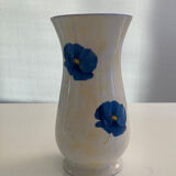 Lunéville earthenware vase from the "Blue Anemone" collection.