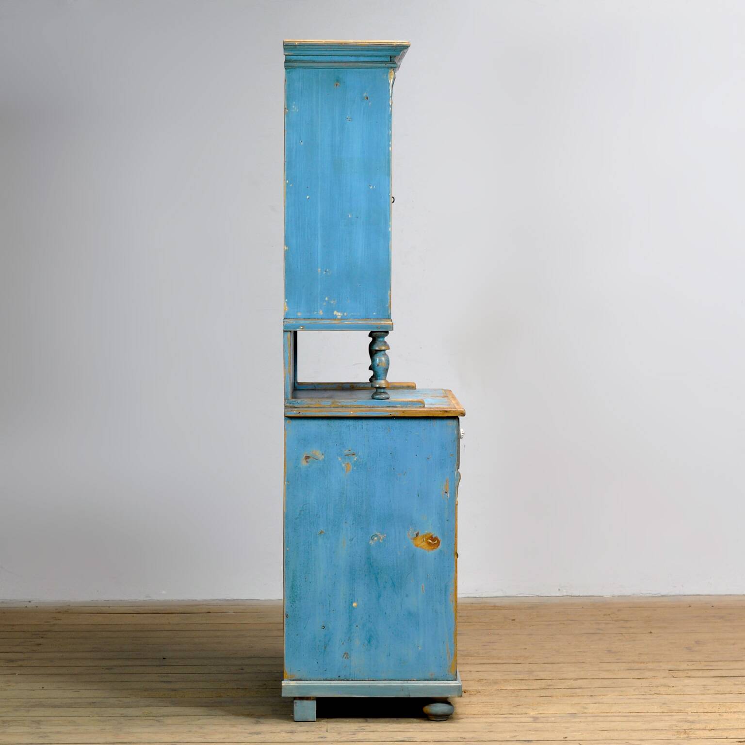 Armoire de cuisine en pin massif, années 1900