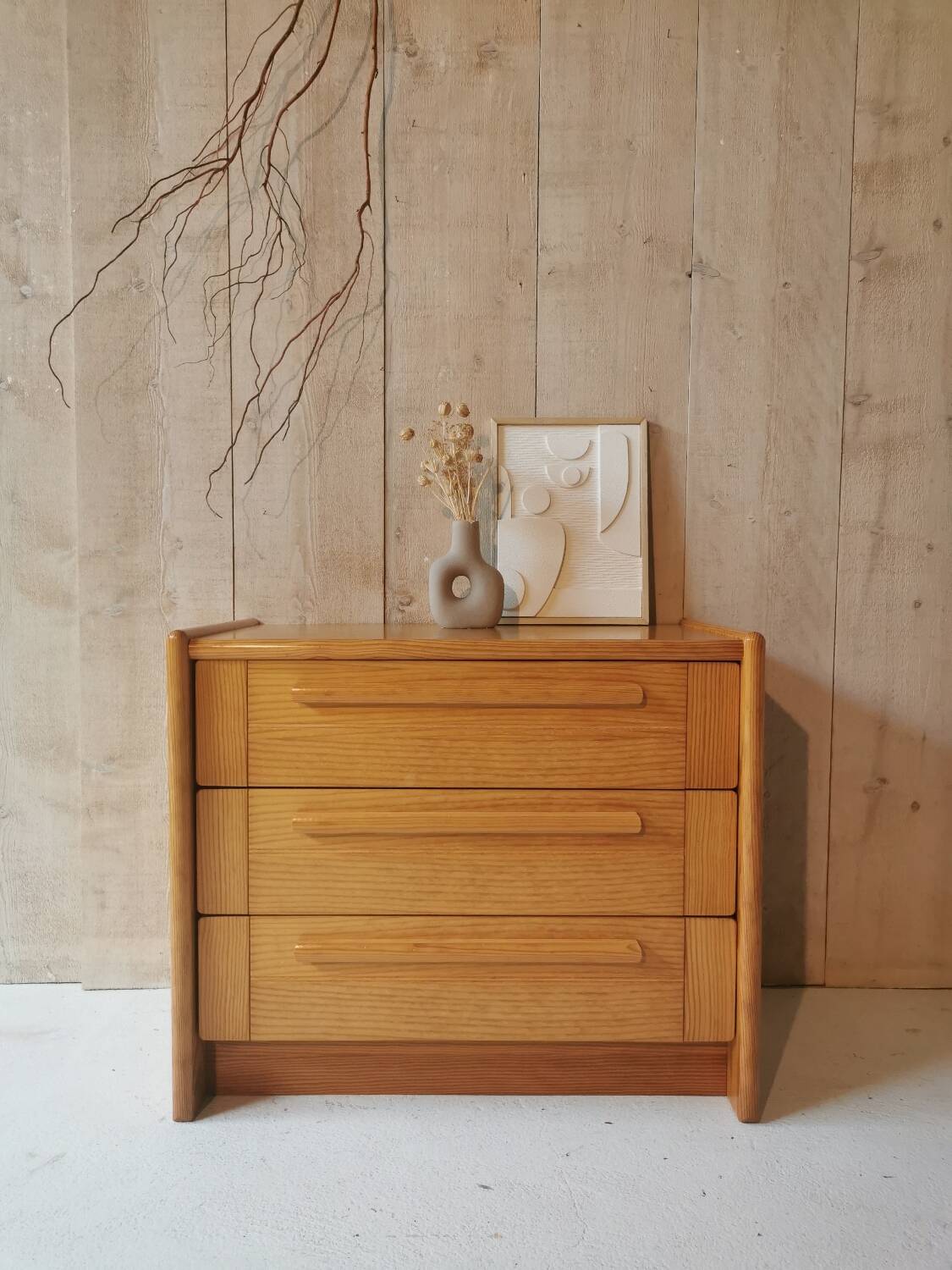 Pine chest of drawers