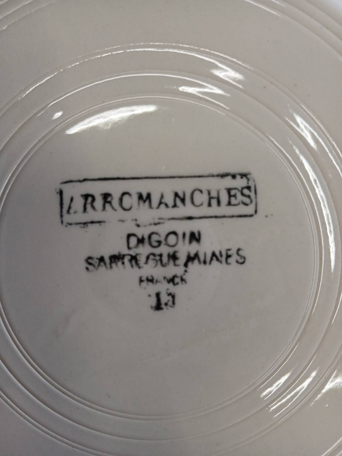 9 old flat plates Digoin Sarreguemines