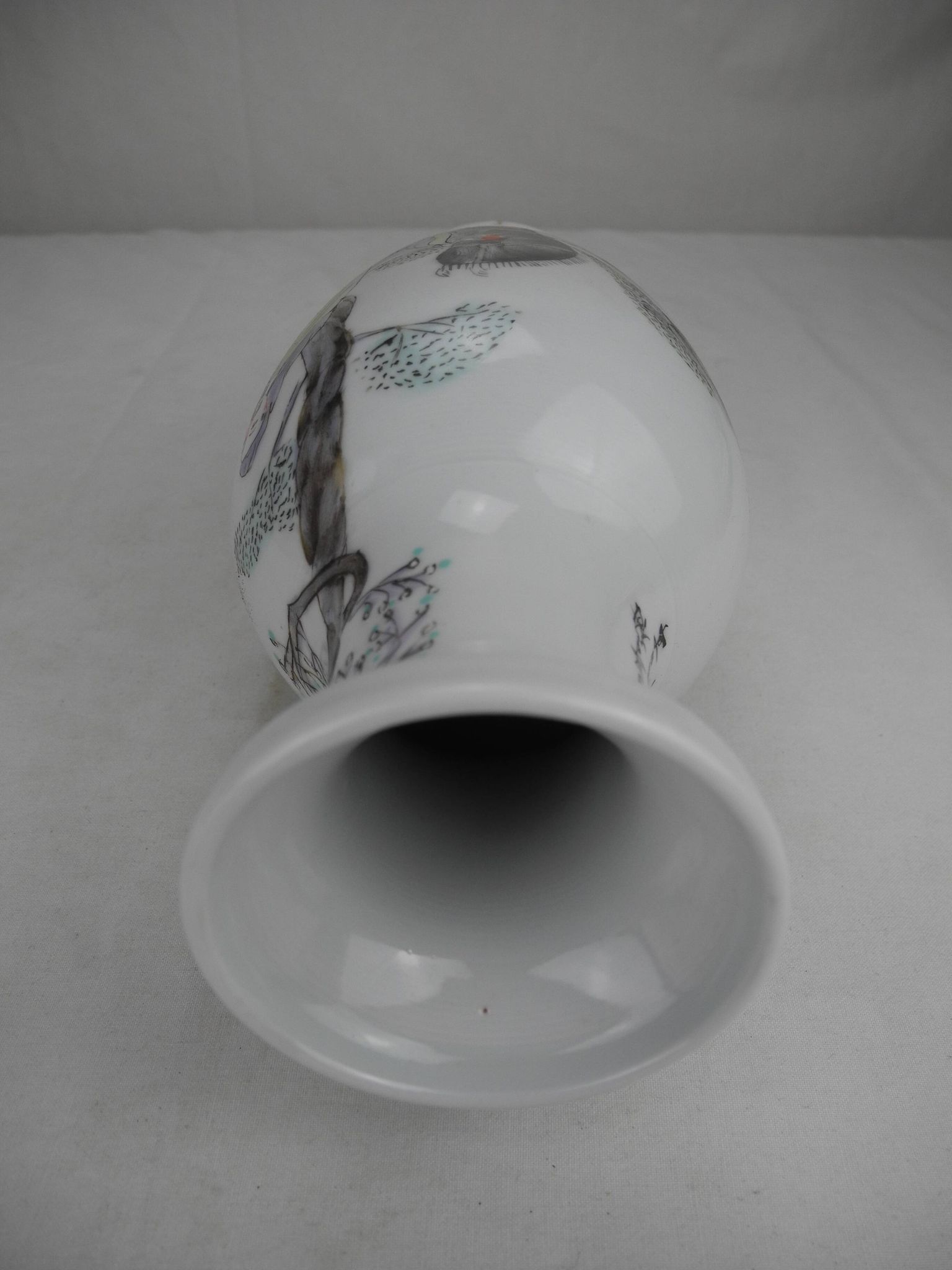 Antique porcelain vase, vintage Chinese porcelain vase