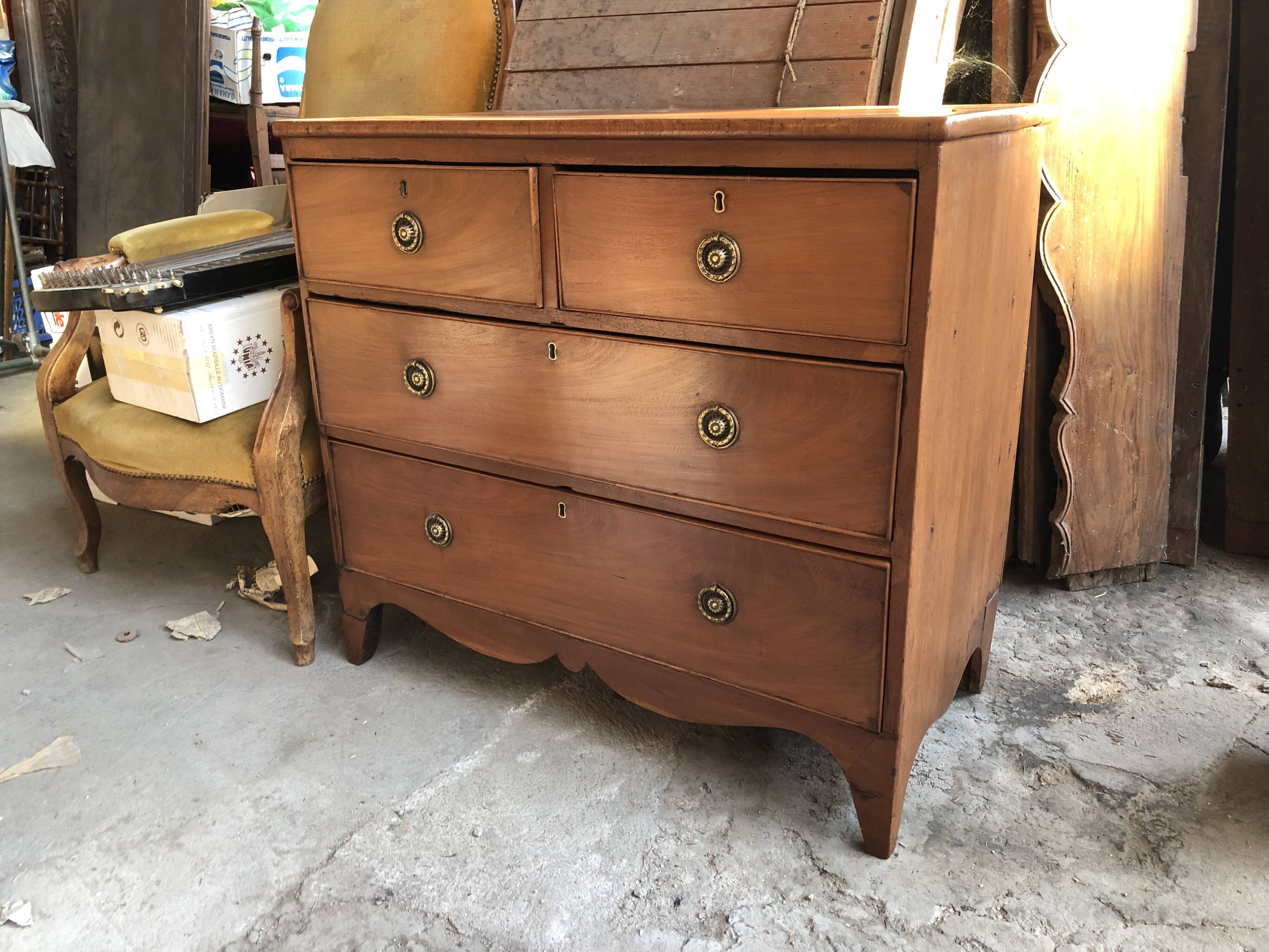18th century English mahogany chest of drawers