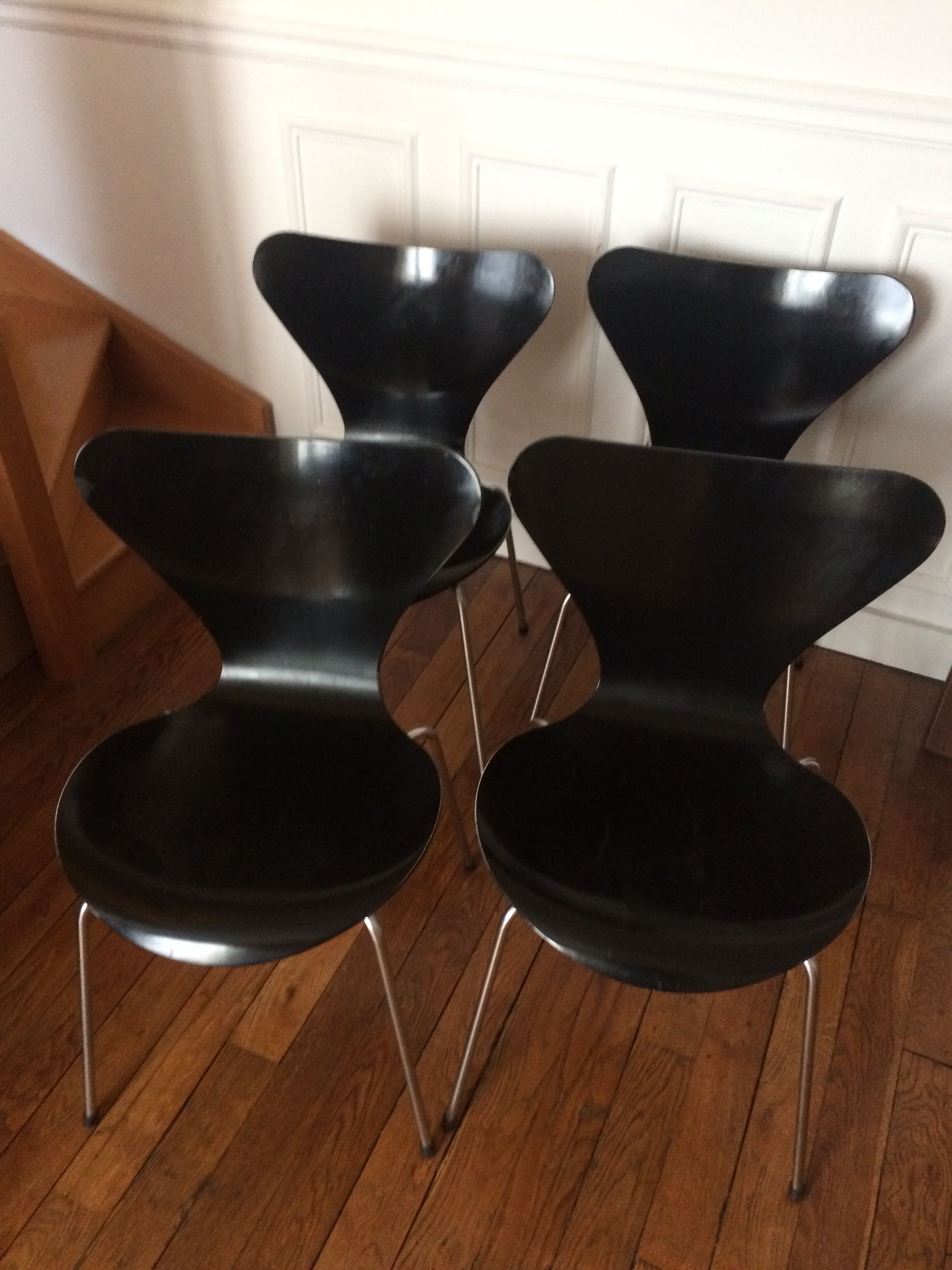 4 series 7 chairs by Jacobsen