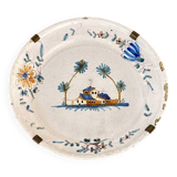 Earthenware plate with polychrome decoration - 18th century