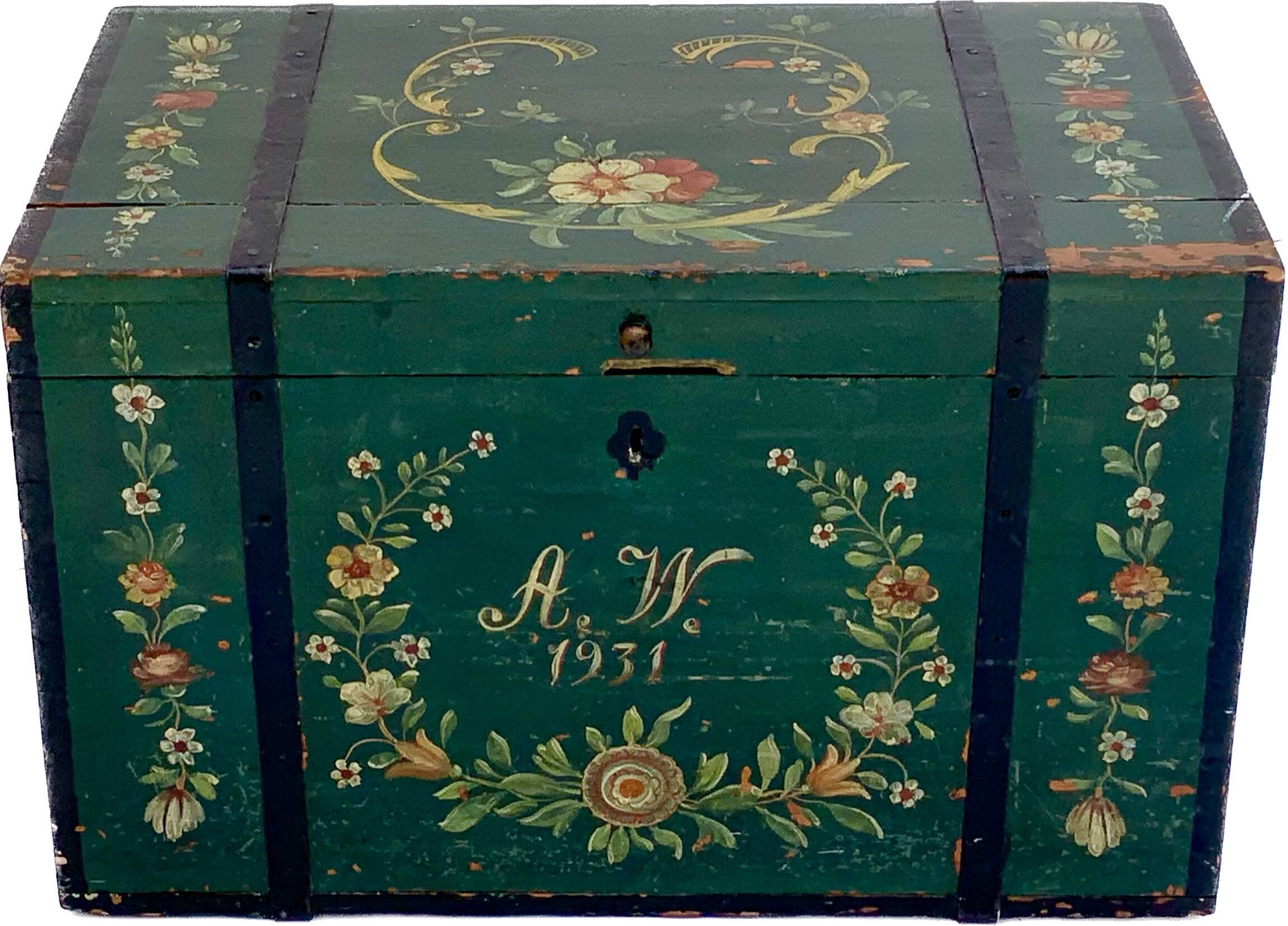 Antique hand painted swedish chest or trunk/ coffee table