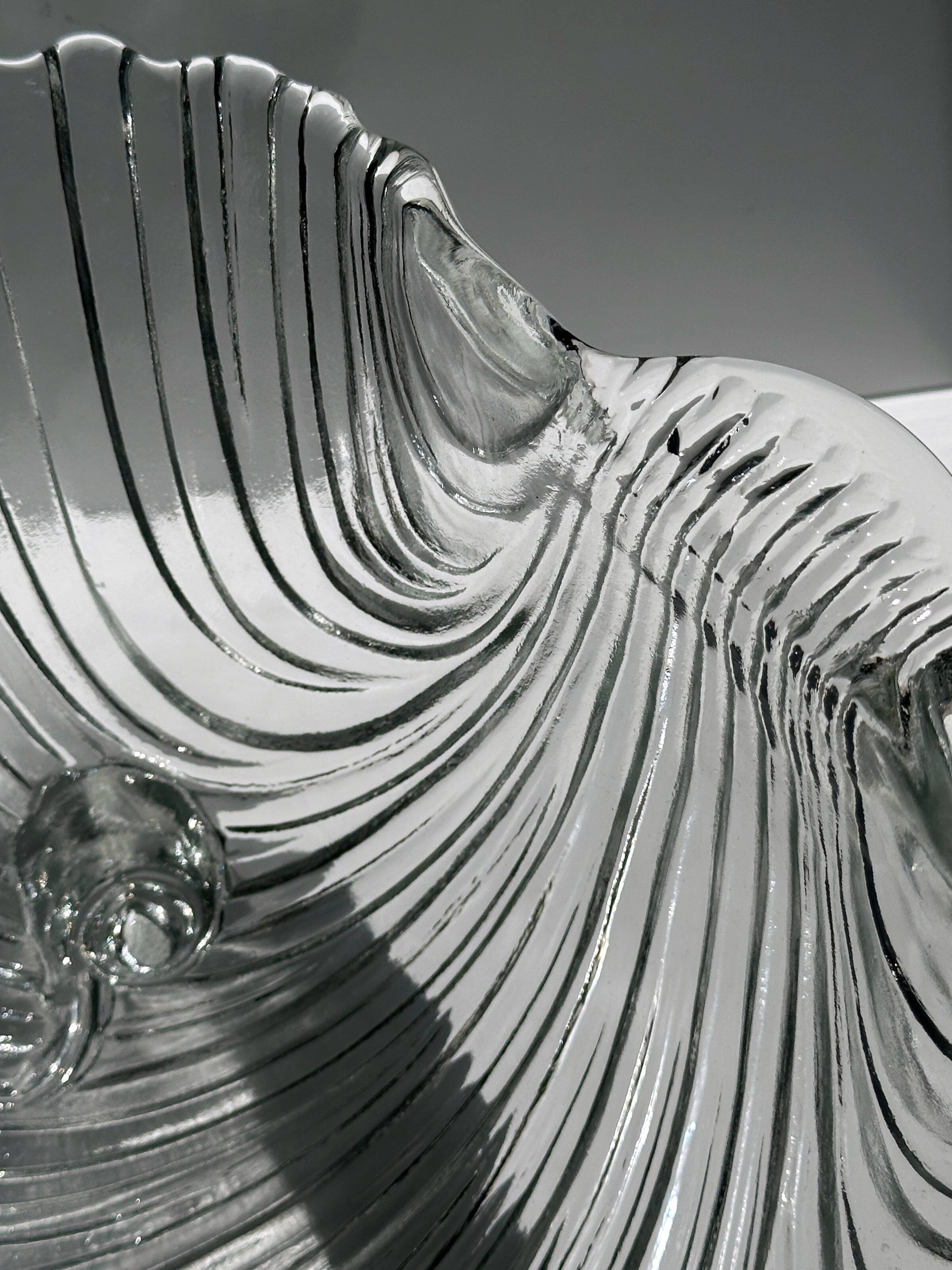Large shell shaped bowl - Art Deco Revival 1980s
