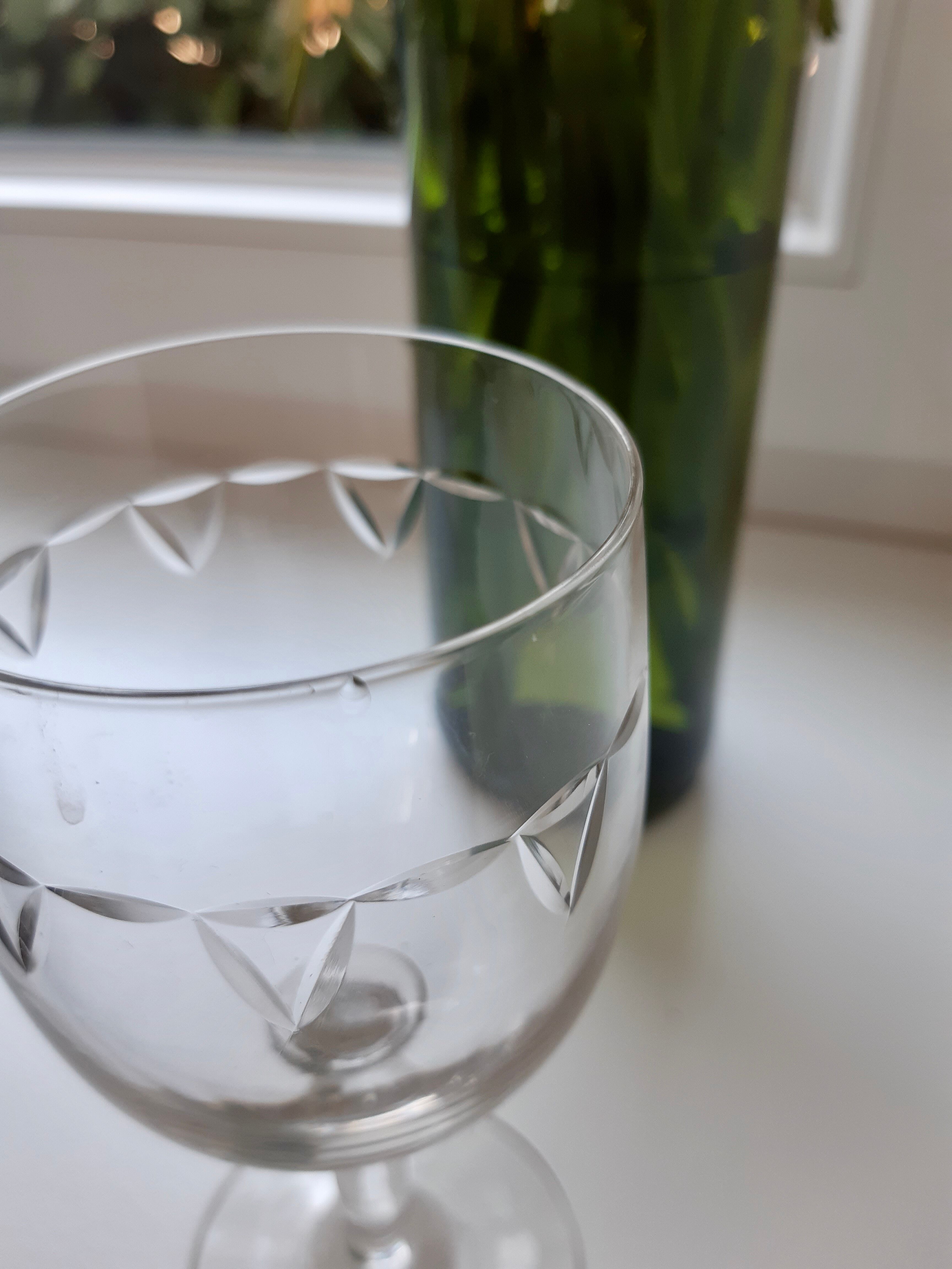 Lot of 6 glasses of crystal wine engraved 20 years