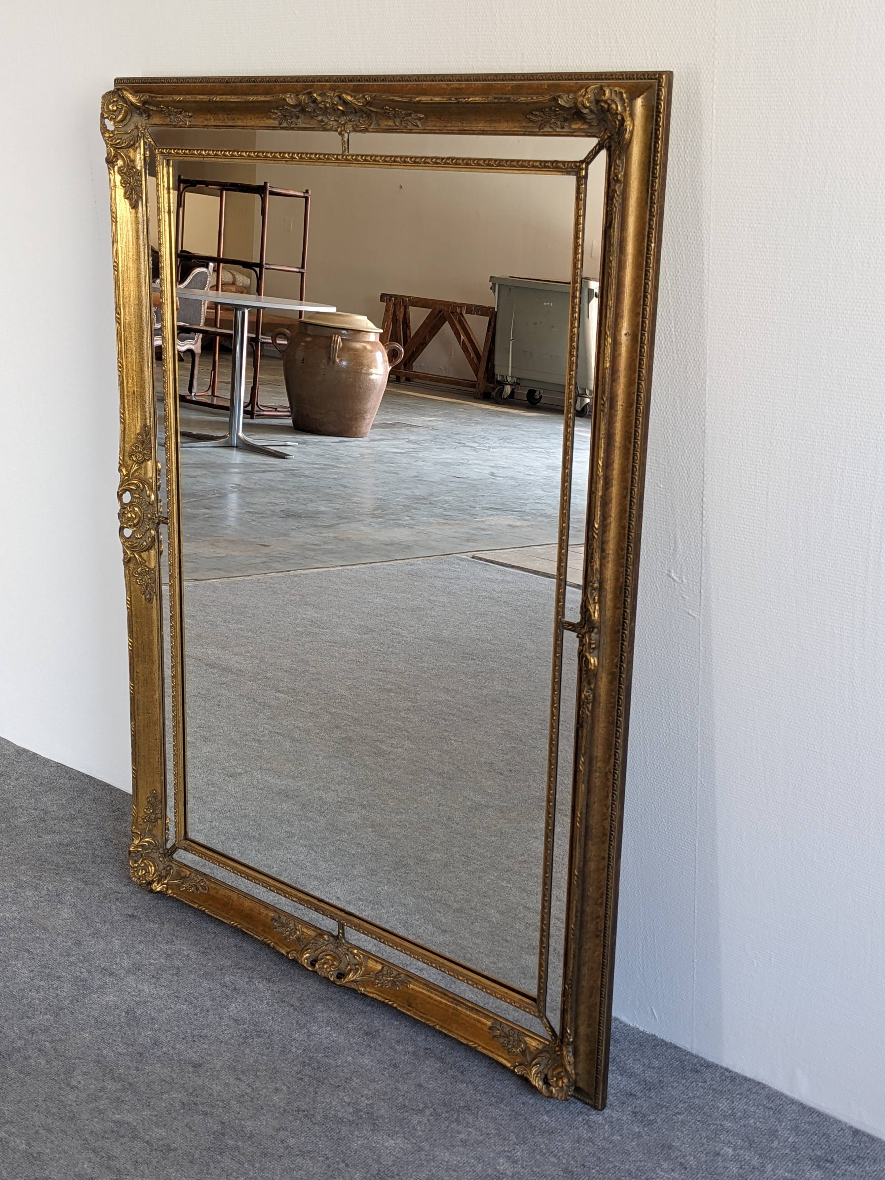 Louis XV style beaded mirror in gilded wood 115x85 cm