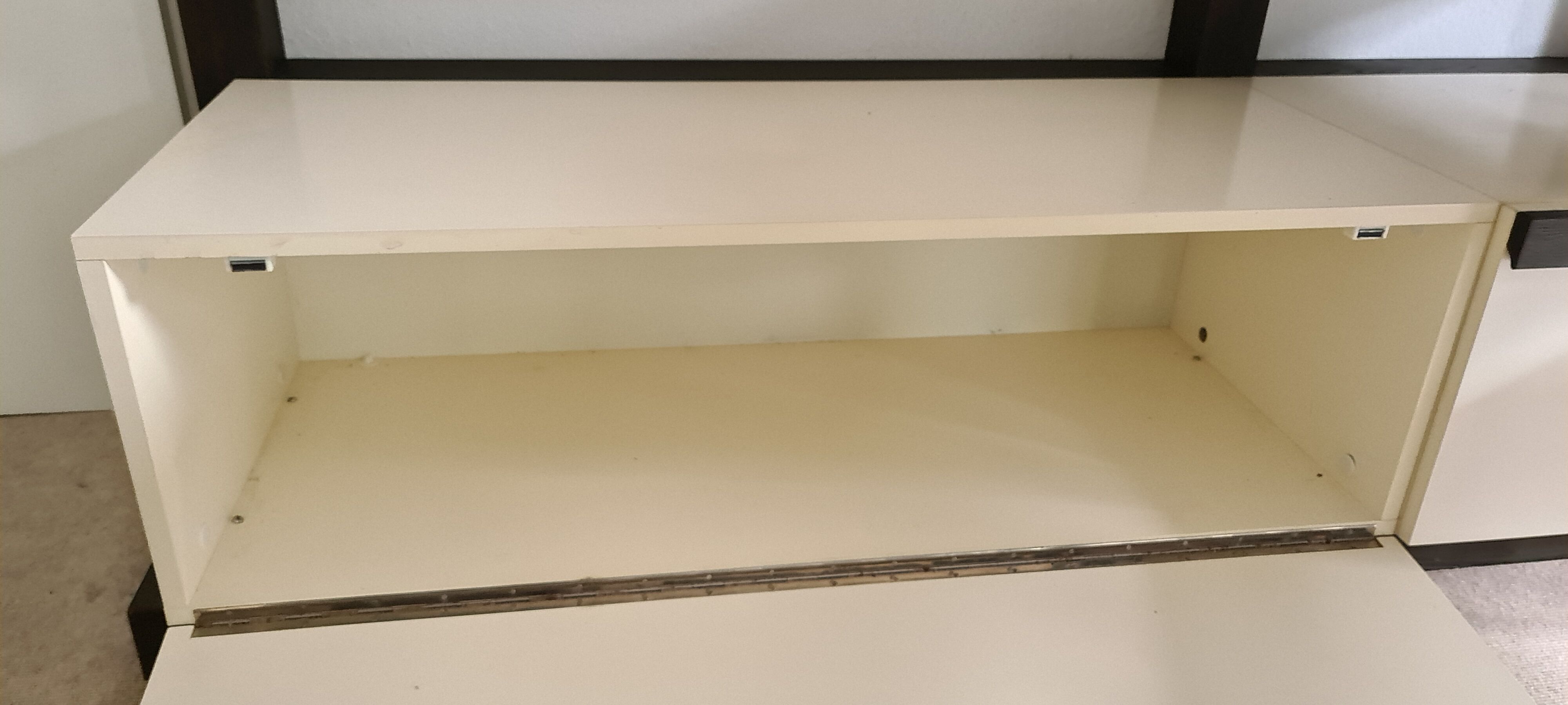 Vintage 70s wall unit and table "Neveada" bj J Penetenrieder