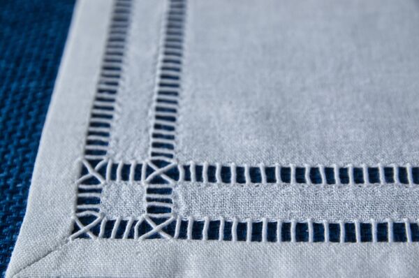 Set de table en lin blanc - Artisanat d'art neuf
