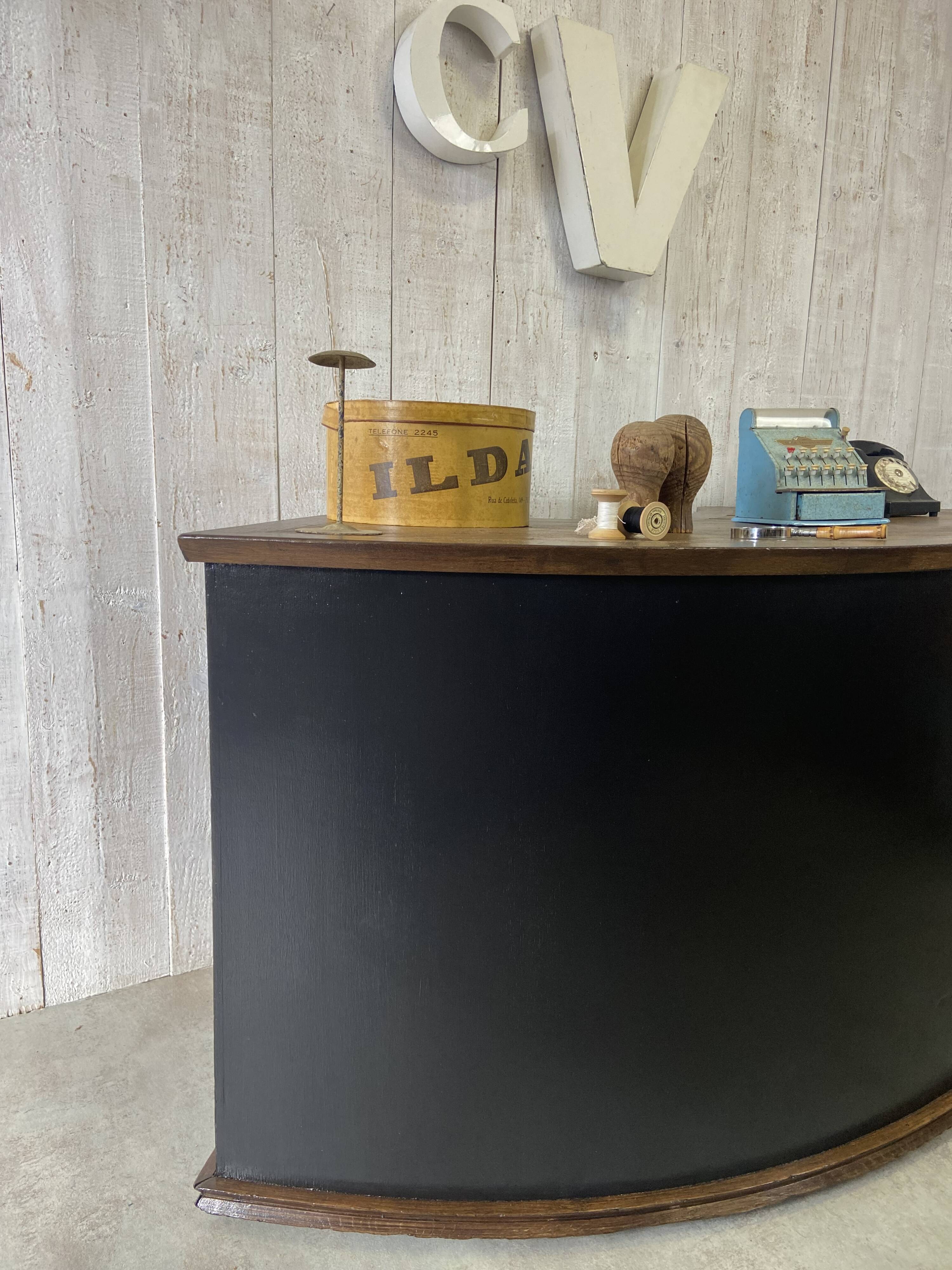 Ancien comptoir de mercerie