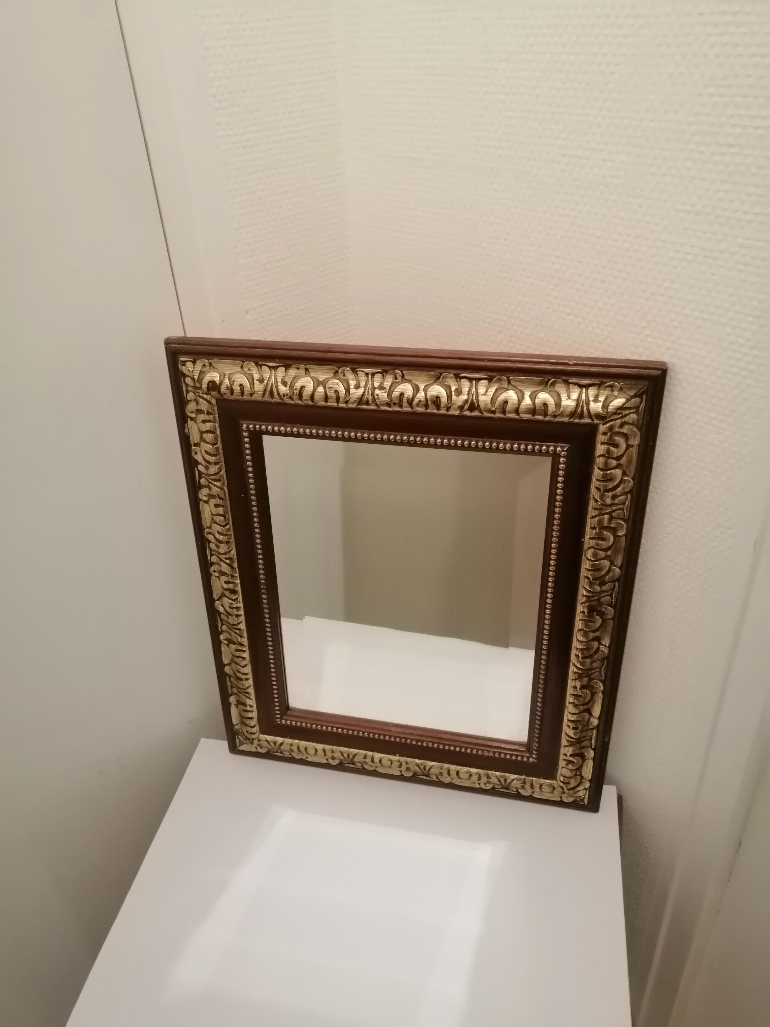 Decorative wall mirror style, 43x37 cm