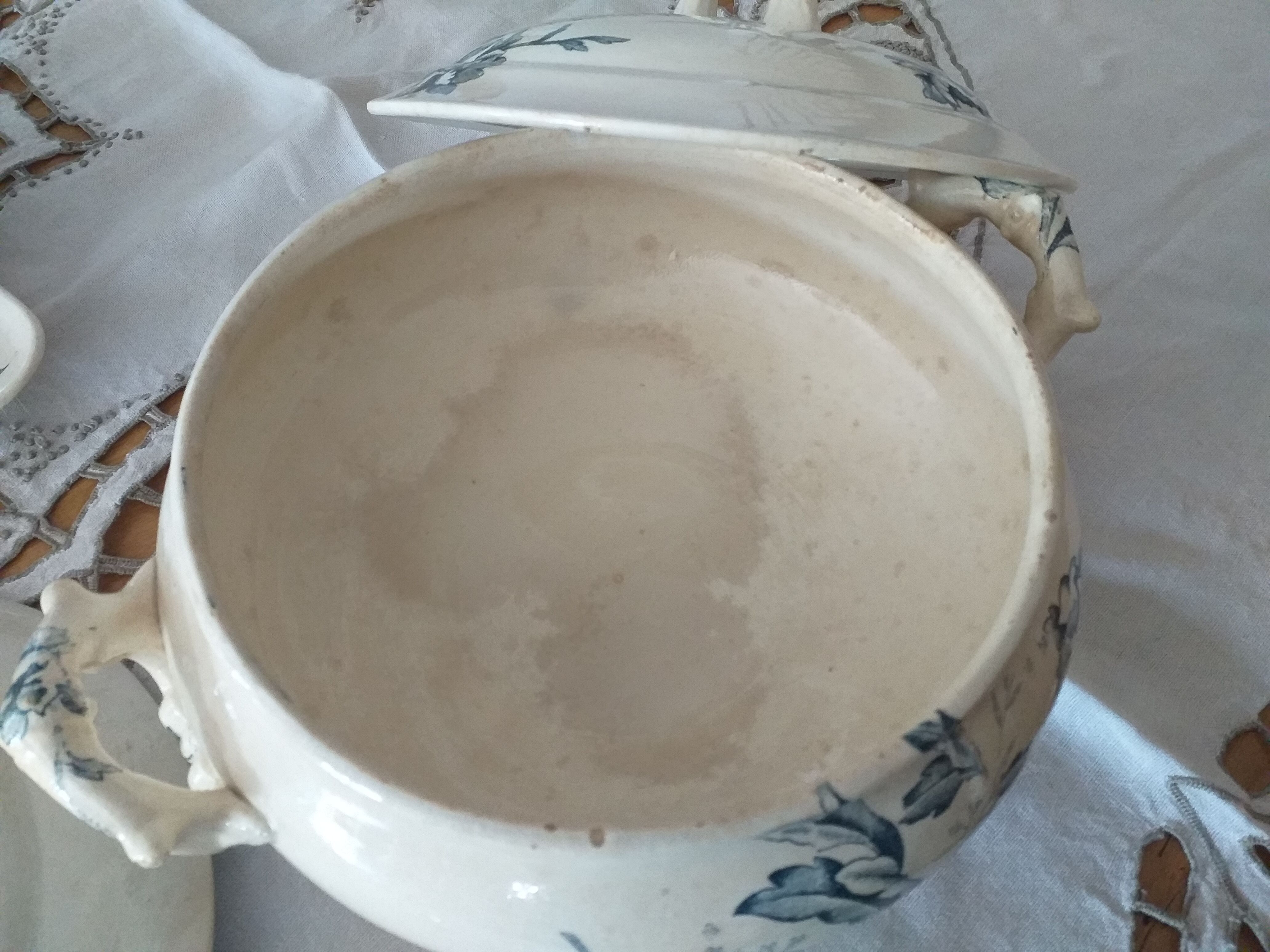 Old-size dishware Rose Faïencerie Lyonnaise