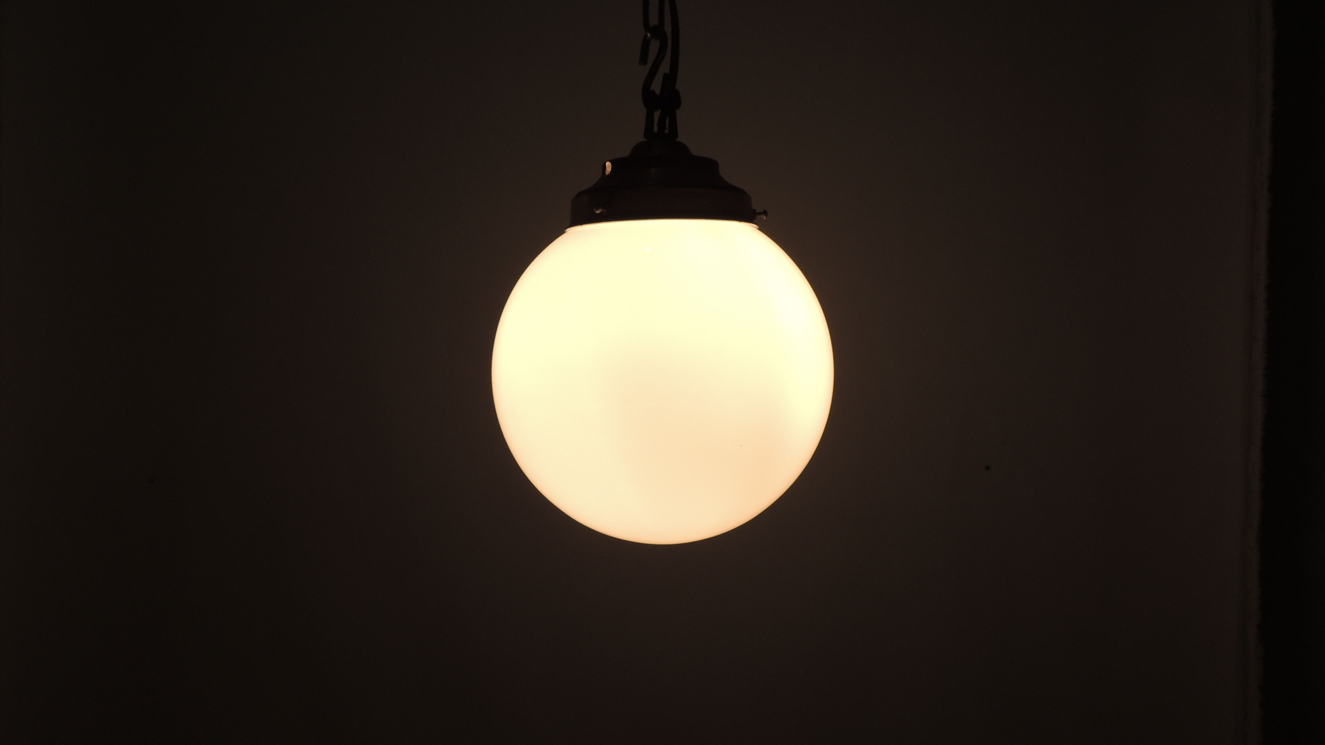 Suspension globe opaline vintage