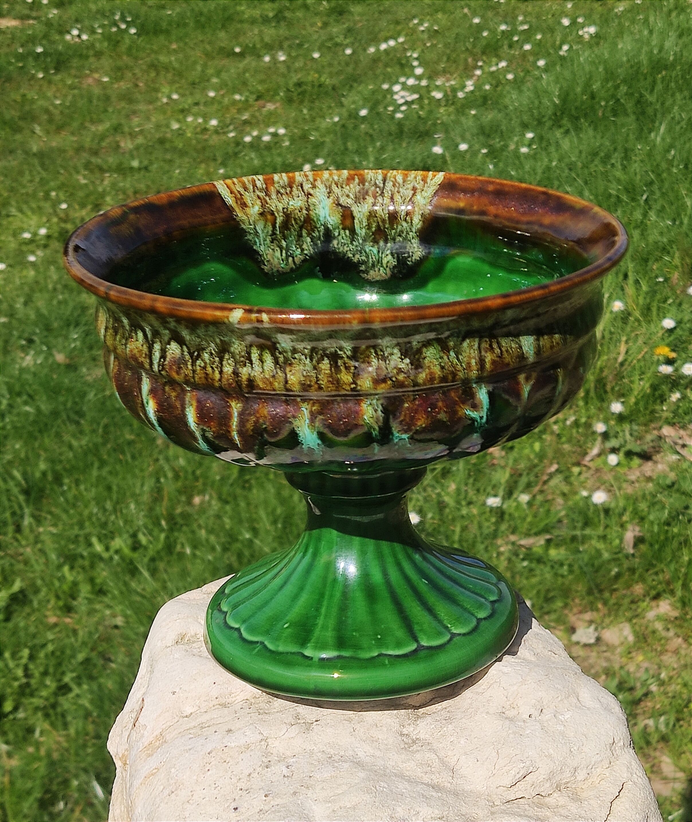 Medici shaped earthenware cup - flamed green -