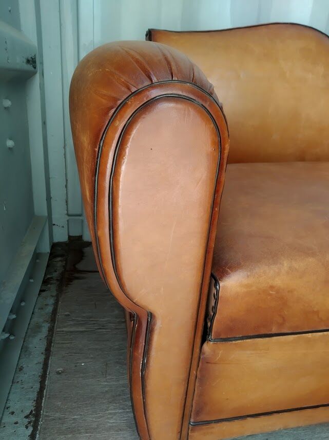Moustache club sofa in leather, 40s