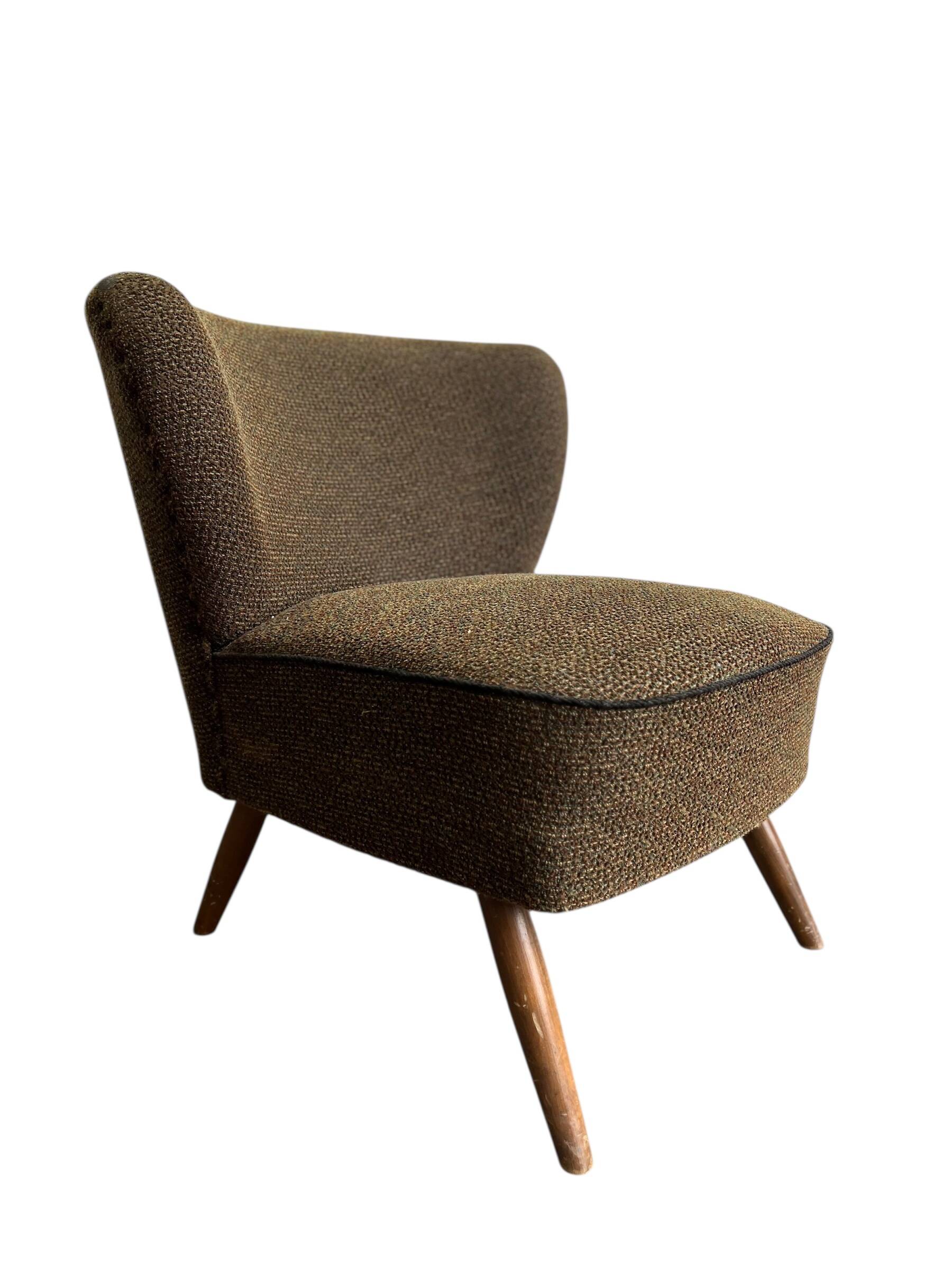 Vintage cocktail chair/single seater/armchair