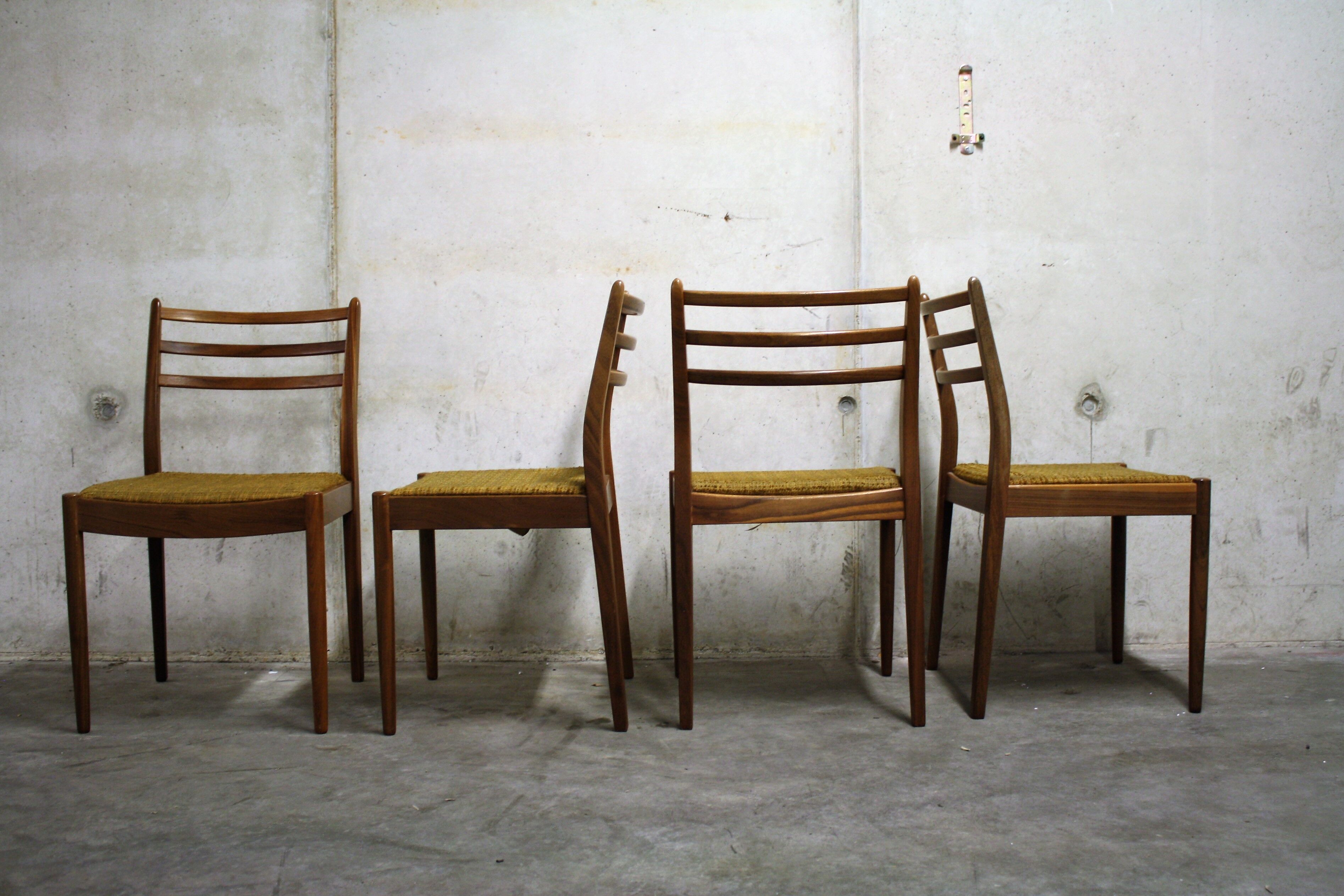 Set of four dining chairs by E vintage gum for G-plan, 1960 s