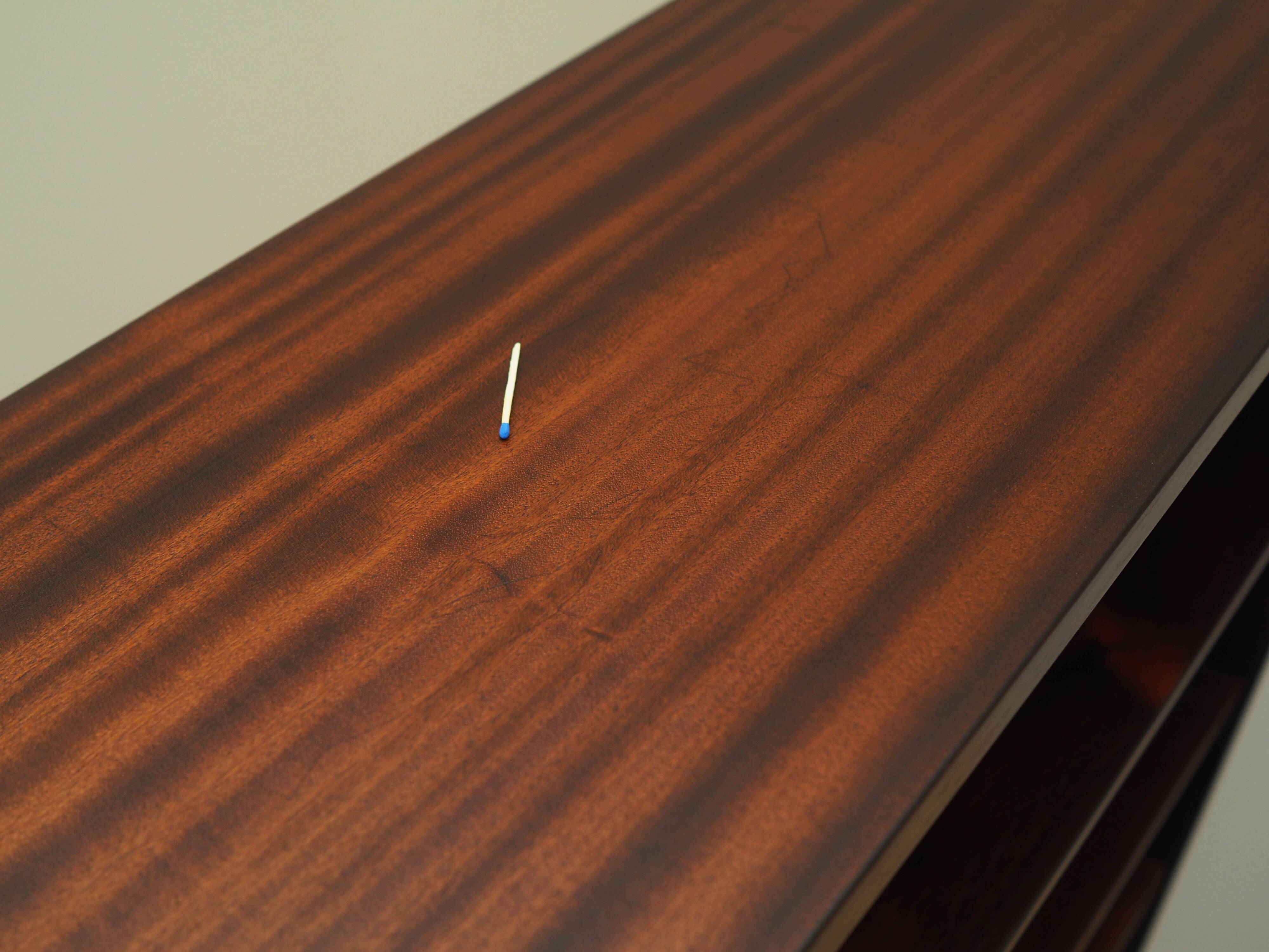 Bibliothèque en palissandre, design danois, années 1970, production : Danemark