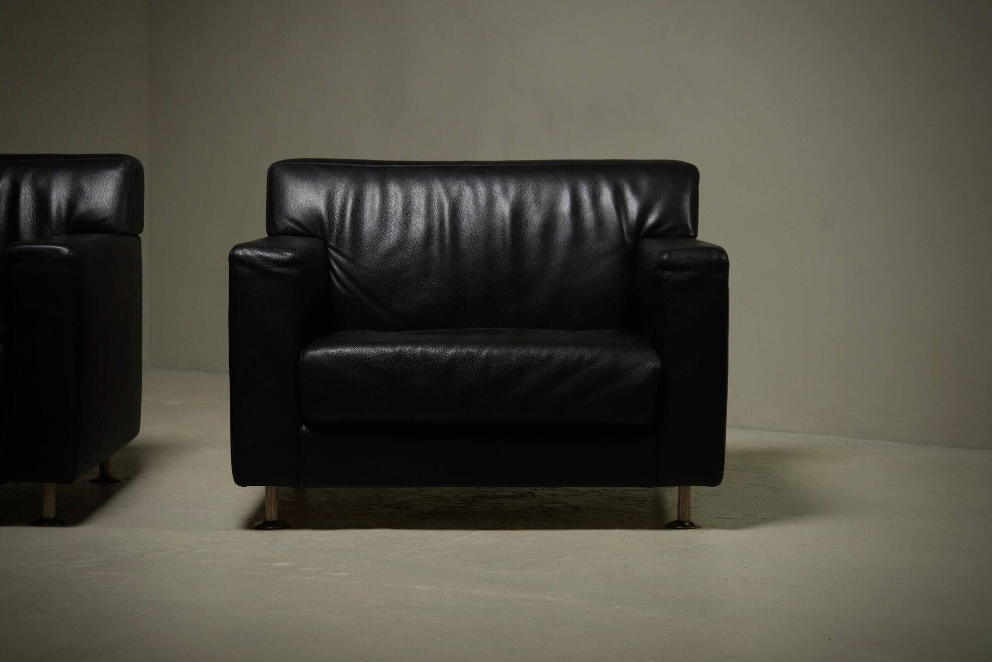 Pair of lounge chairs by Kunihide Oshinomi for Matteo Grassi 1980s