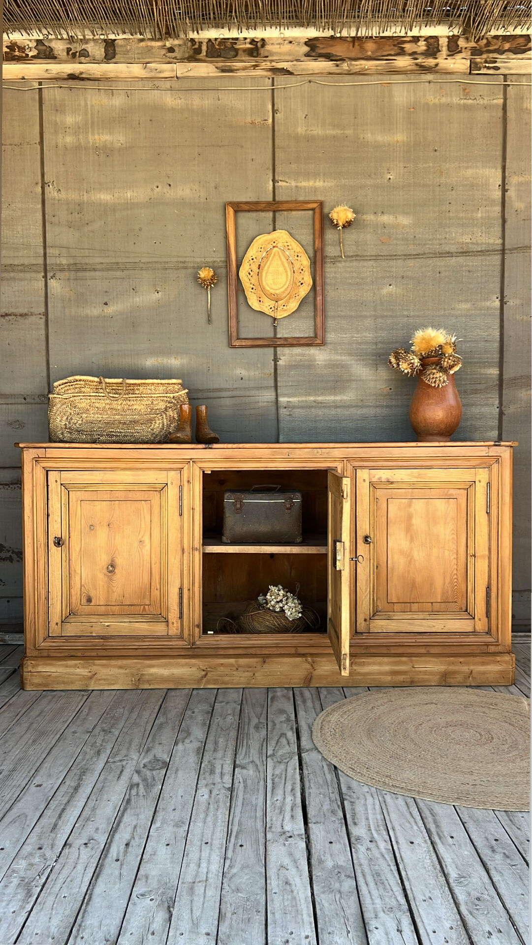 Three-door buffet