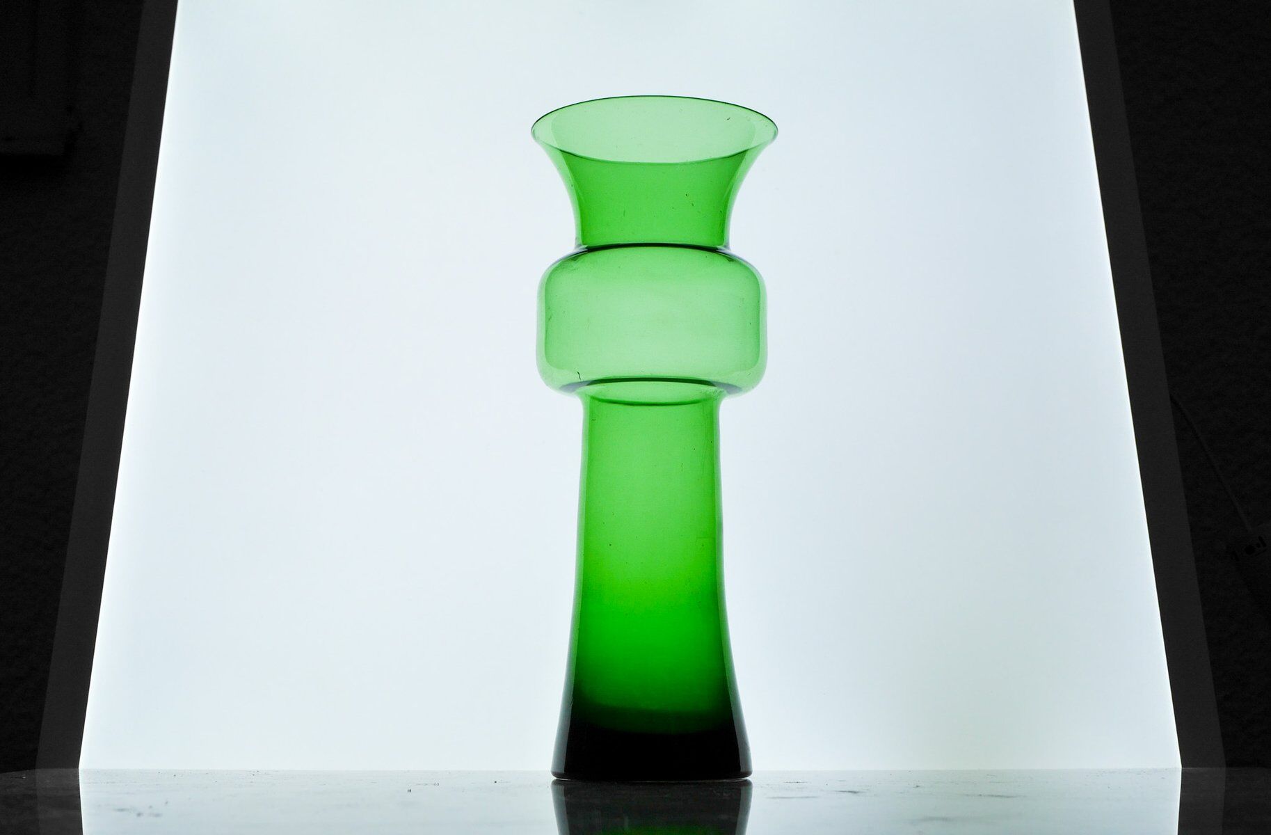 Large green Tang-Li vase by Morales Schildt for Kosta