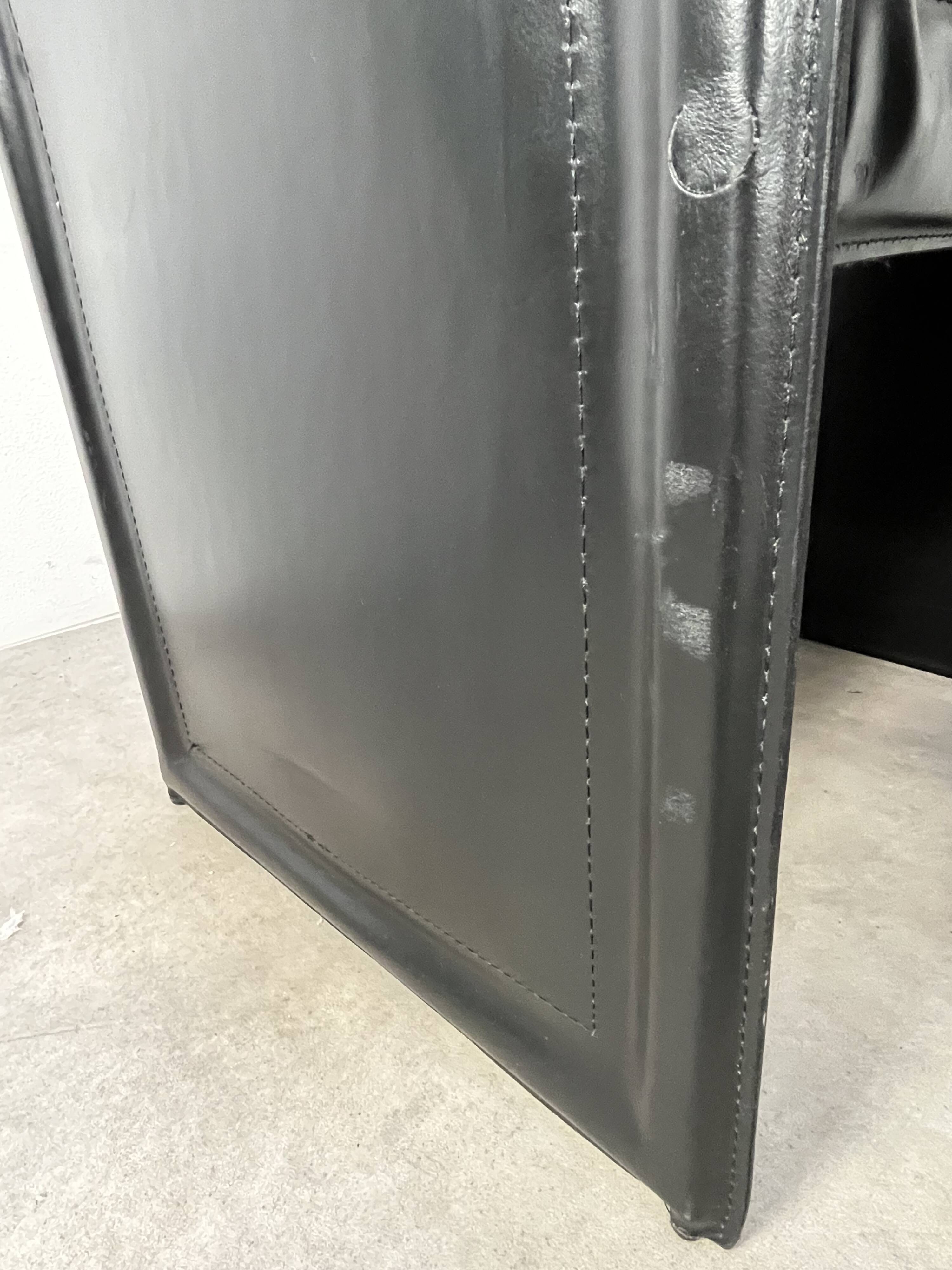 8 style Korium leather chairs in the style of Matteo Grassi