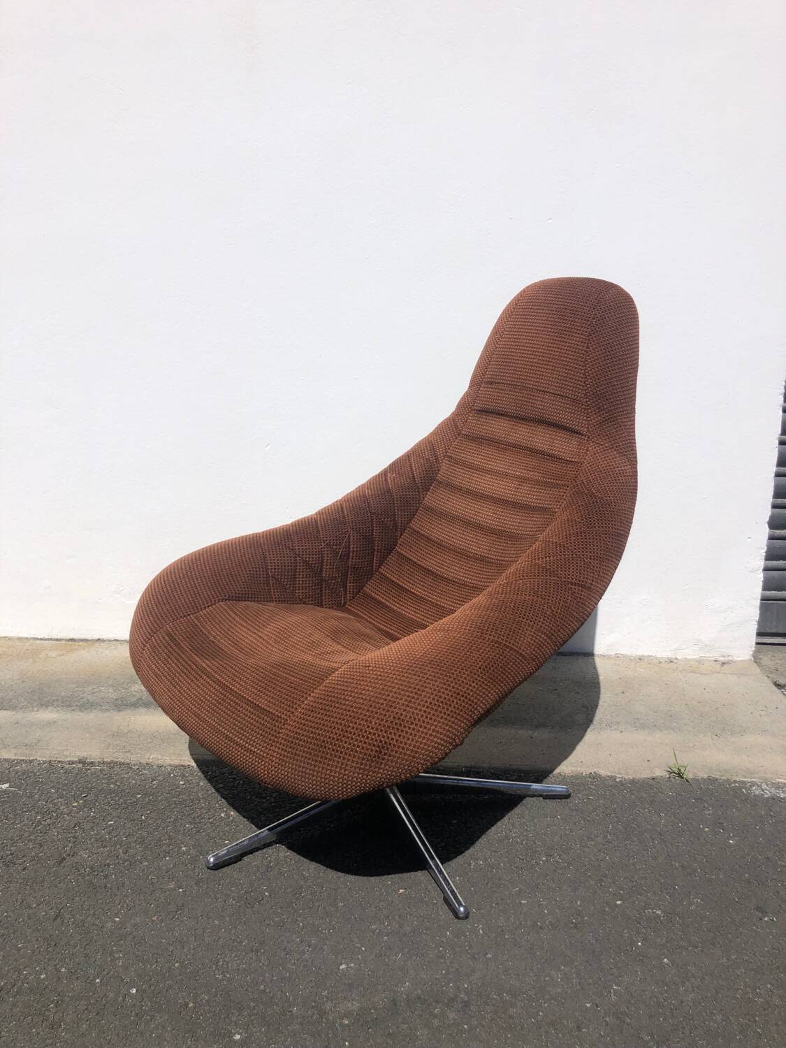 Pair of MoB Plastia back armchairs