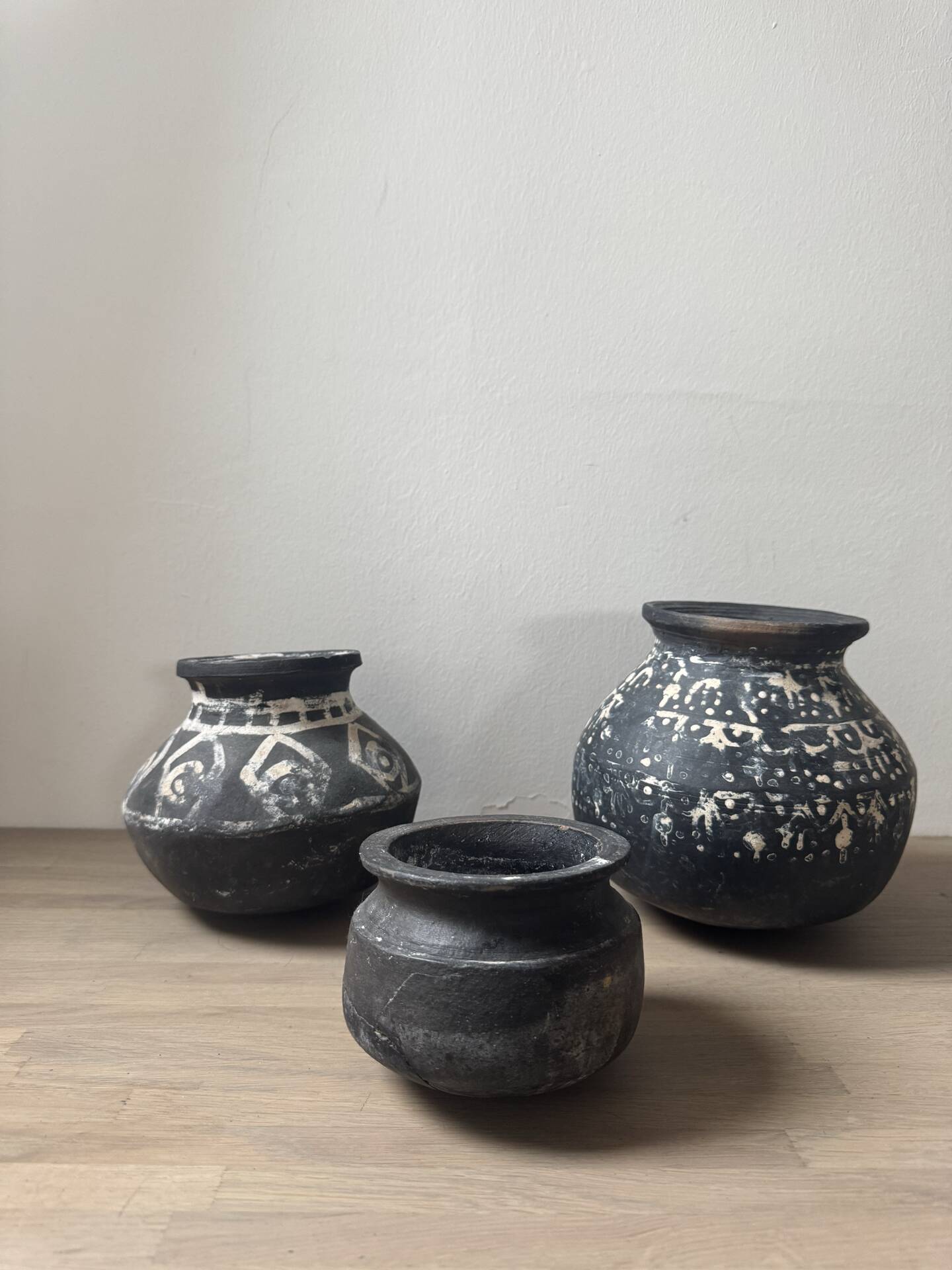 Lot of 3 ancient pots from Indonesia, black terracotta, wabi-sabi.