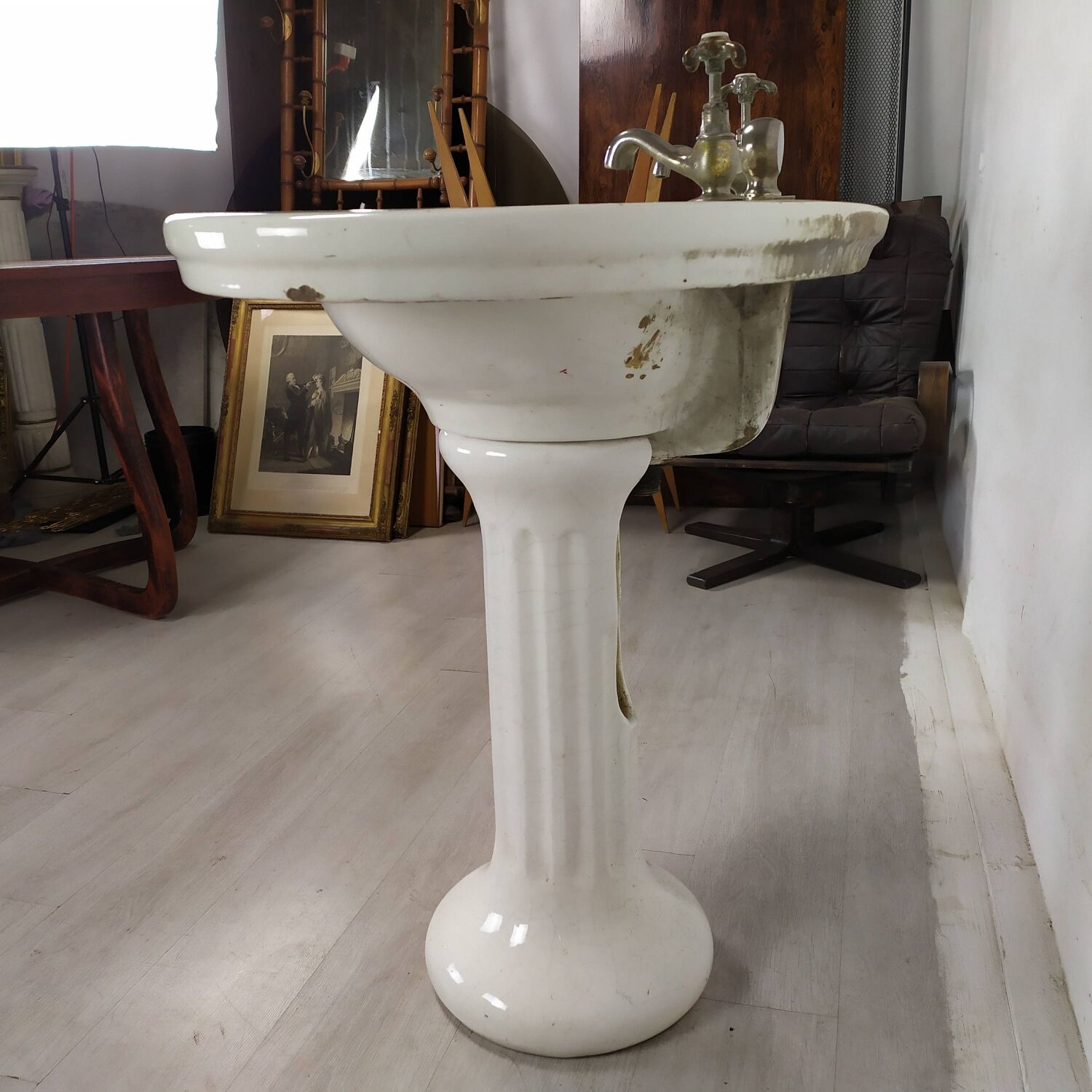 Vasque évier porcelaine sur pied