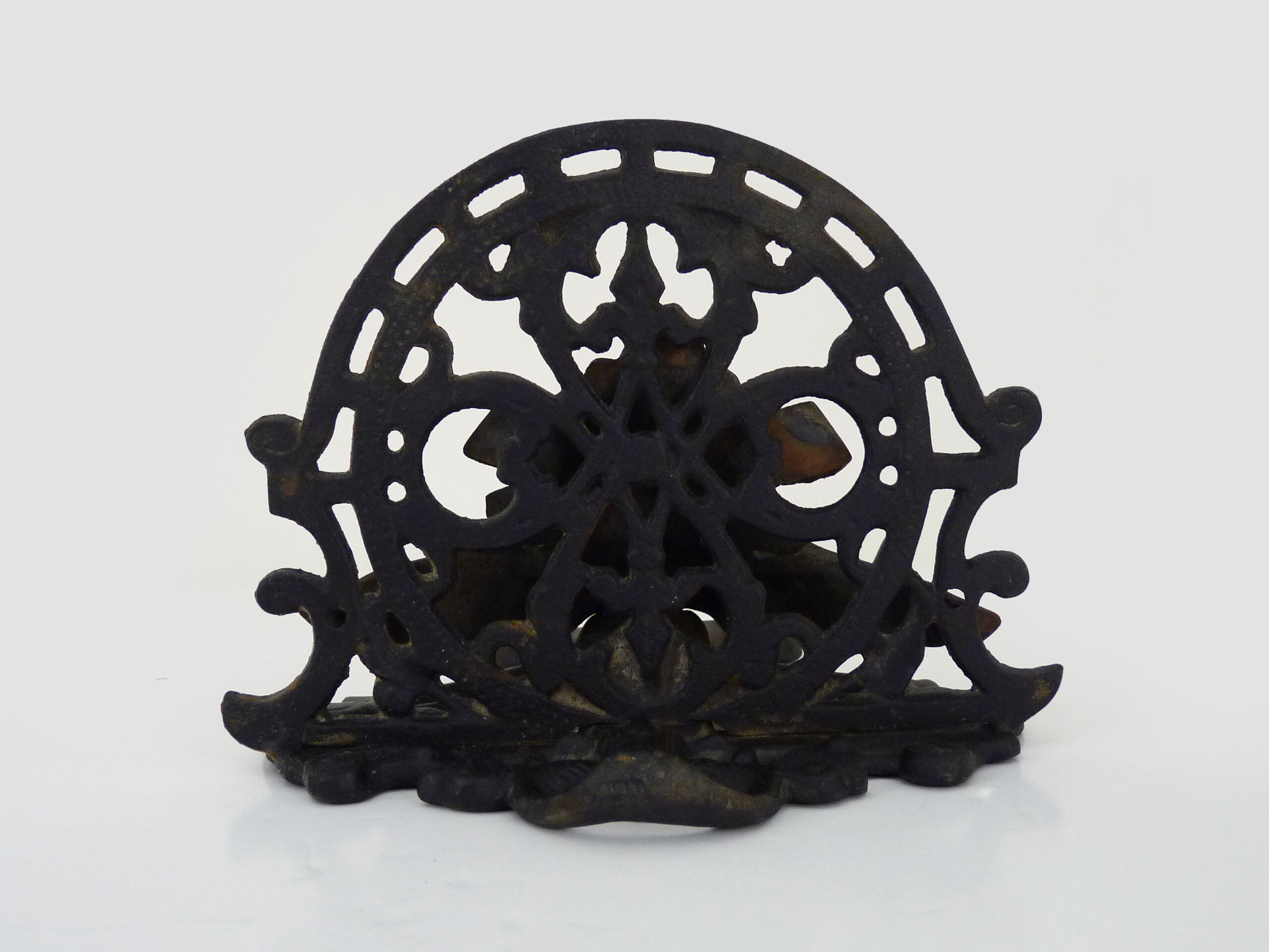 Harness, plant door, wall statue door with devil's head