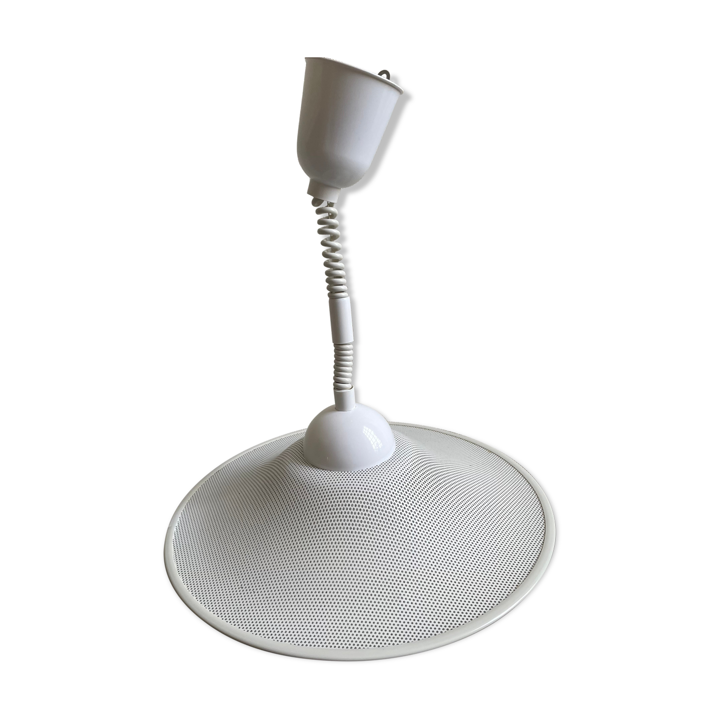 Suspension of the 80s in perforated white metal