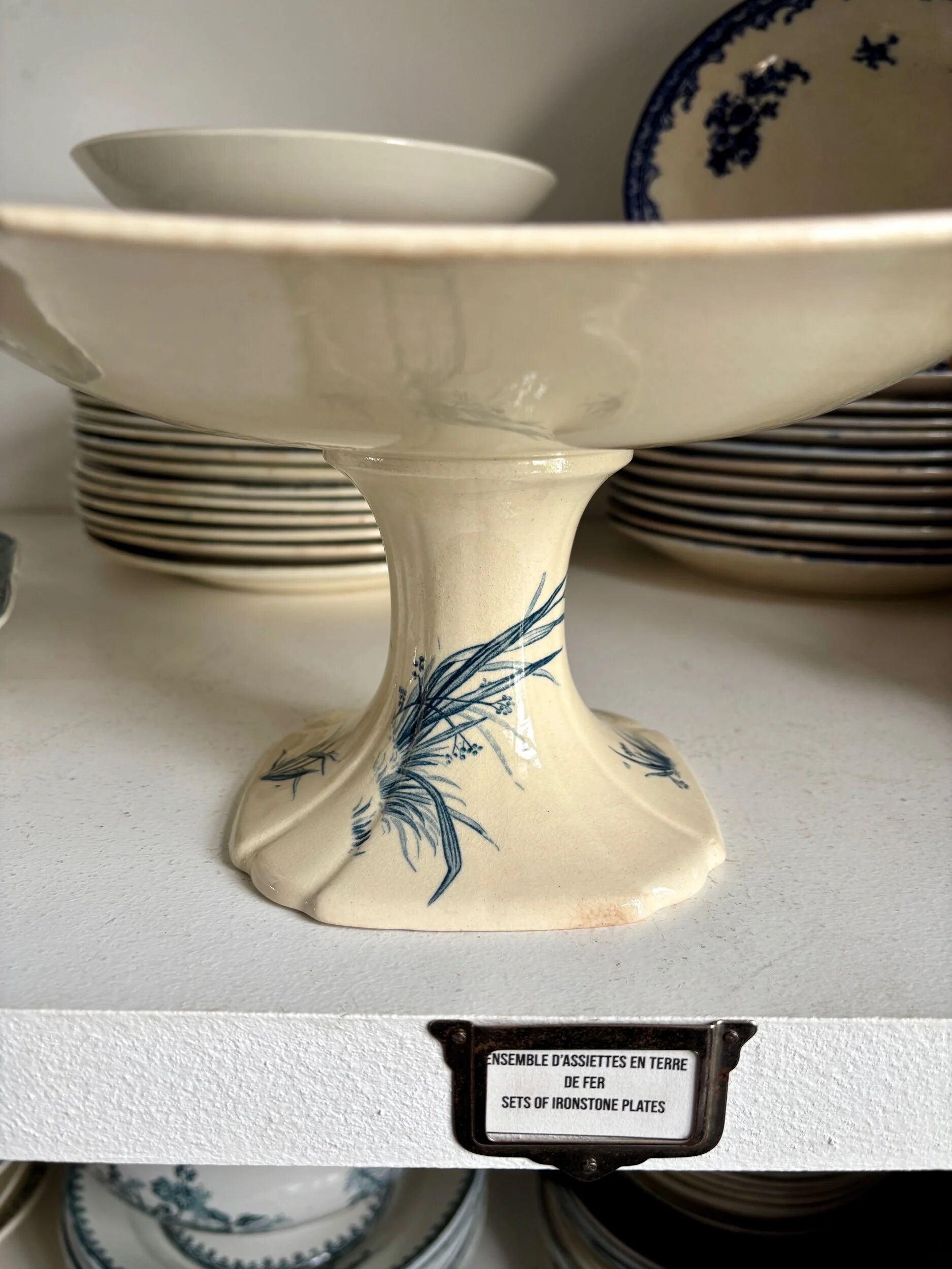 Large compote dish Gien in blue ironstone, "Birds" service around 1870.