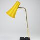 Lampe de bureau, de table ou d'appoint jaune J.T. Kalmar, laiton et fer, Vienne, Autriche, années 1950