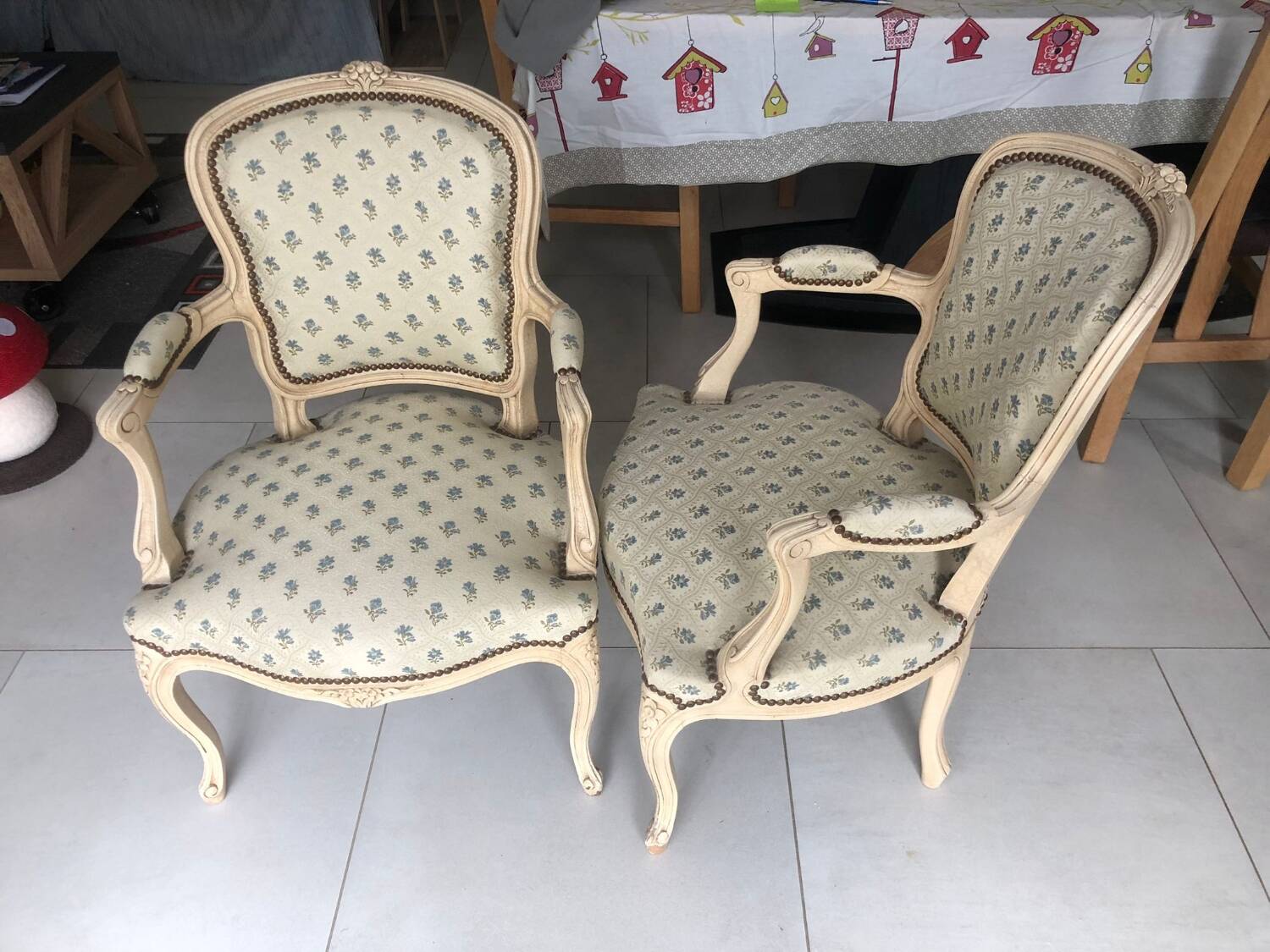 Paire de fauteuil laqué de style Louis XV