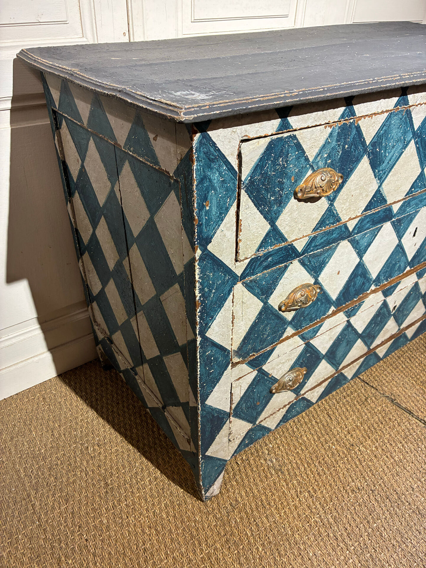 Ancienne Commode avec patin originale