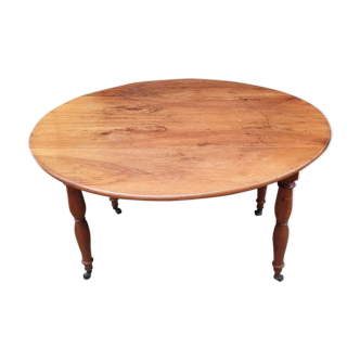 Beautiful old round table with fellers