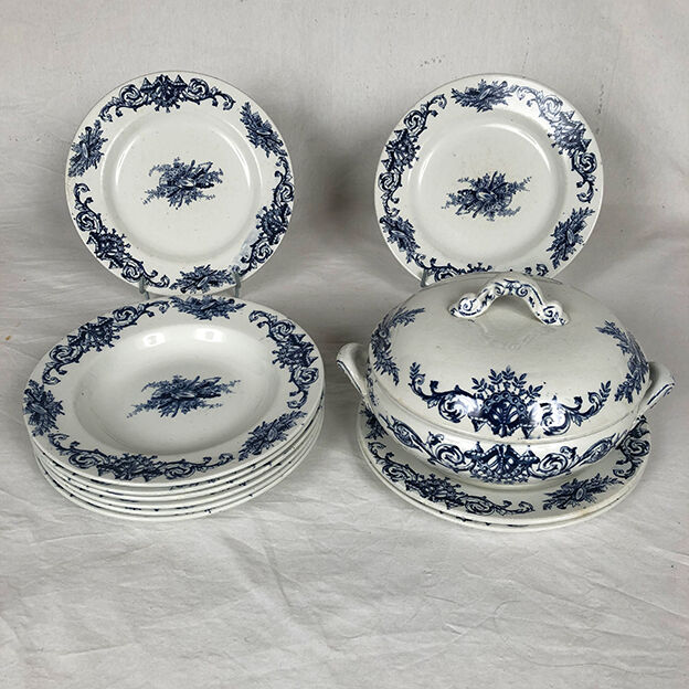 Lunéville Keller & Guérin, soup bowl and ten plates Maintenon
