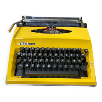 Typewriter Contessa de Luxe Triumph 1970 yellow