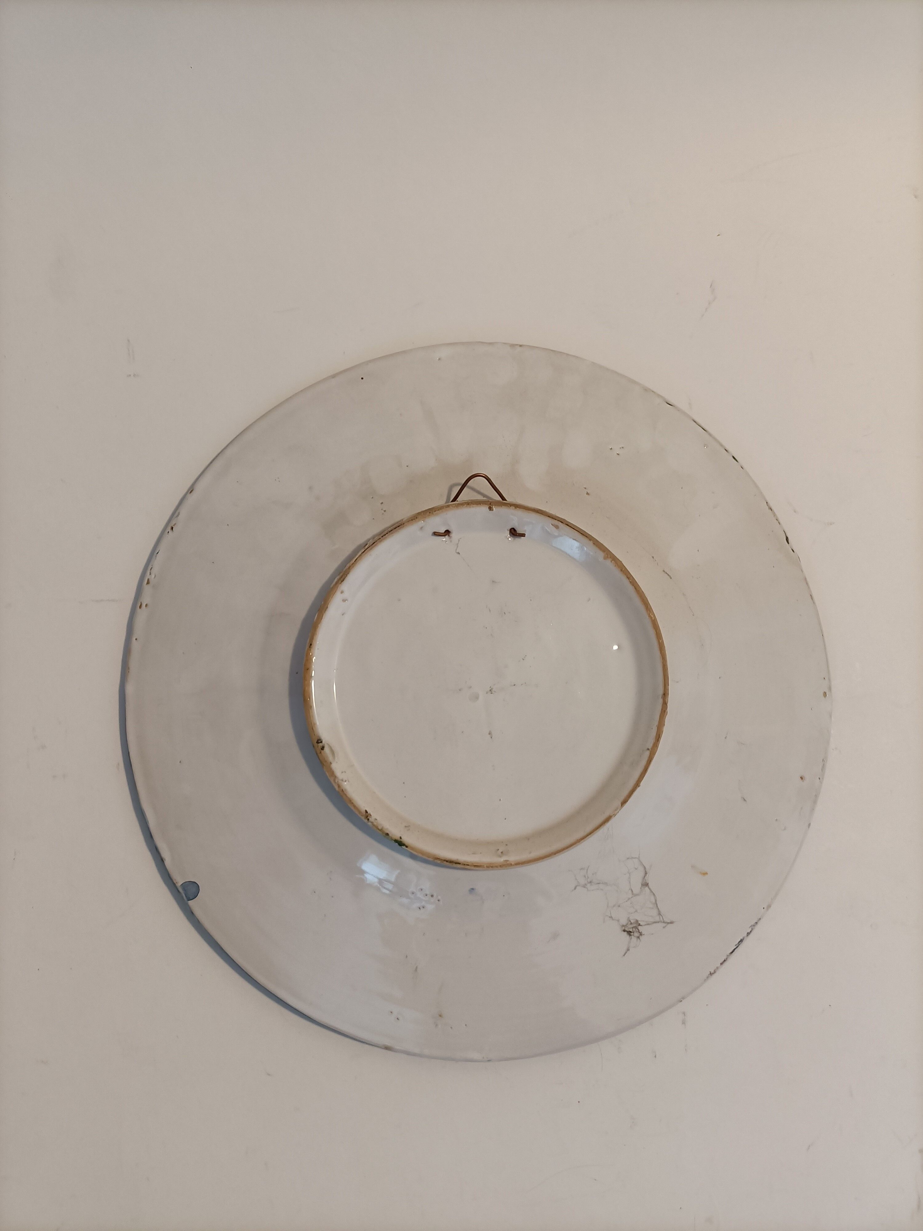 Decorative plate in white blue decoration